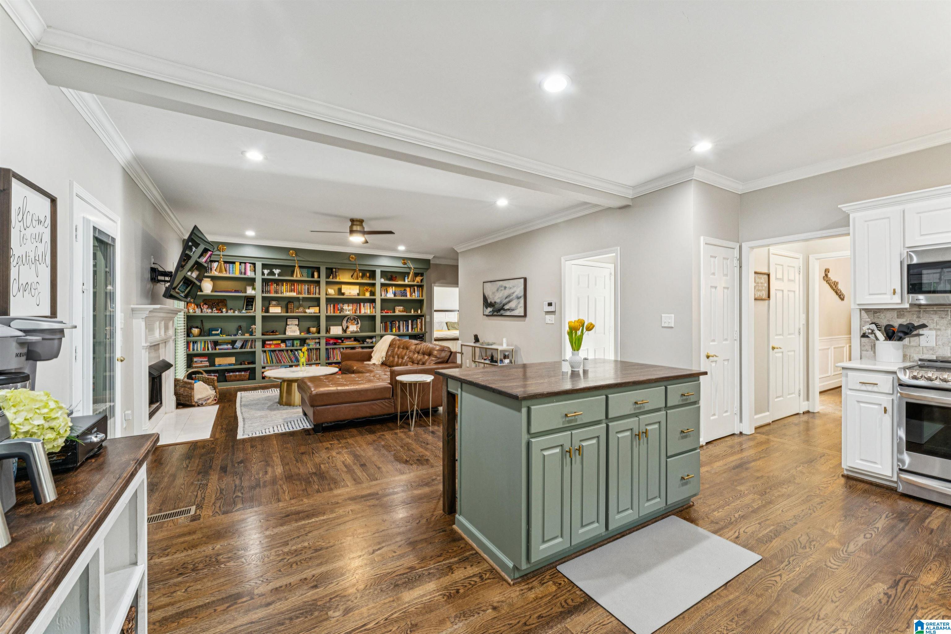 7838 LAURA STREET - Photo 3