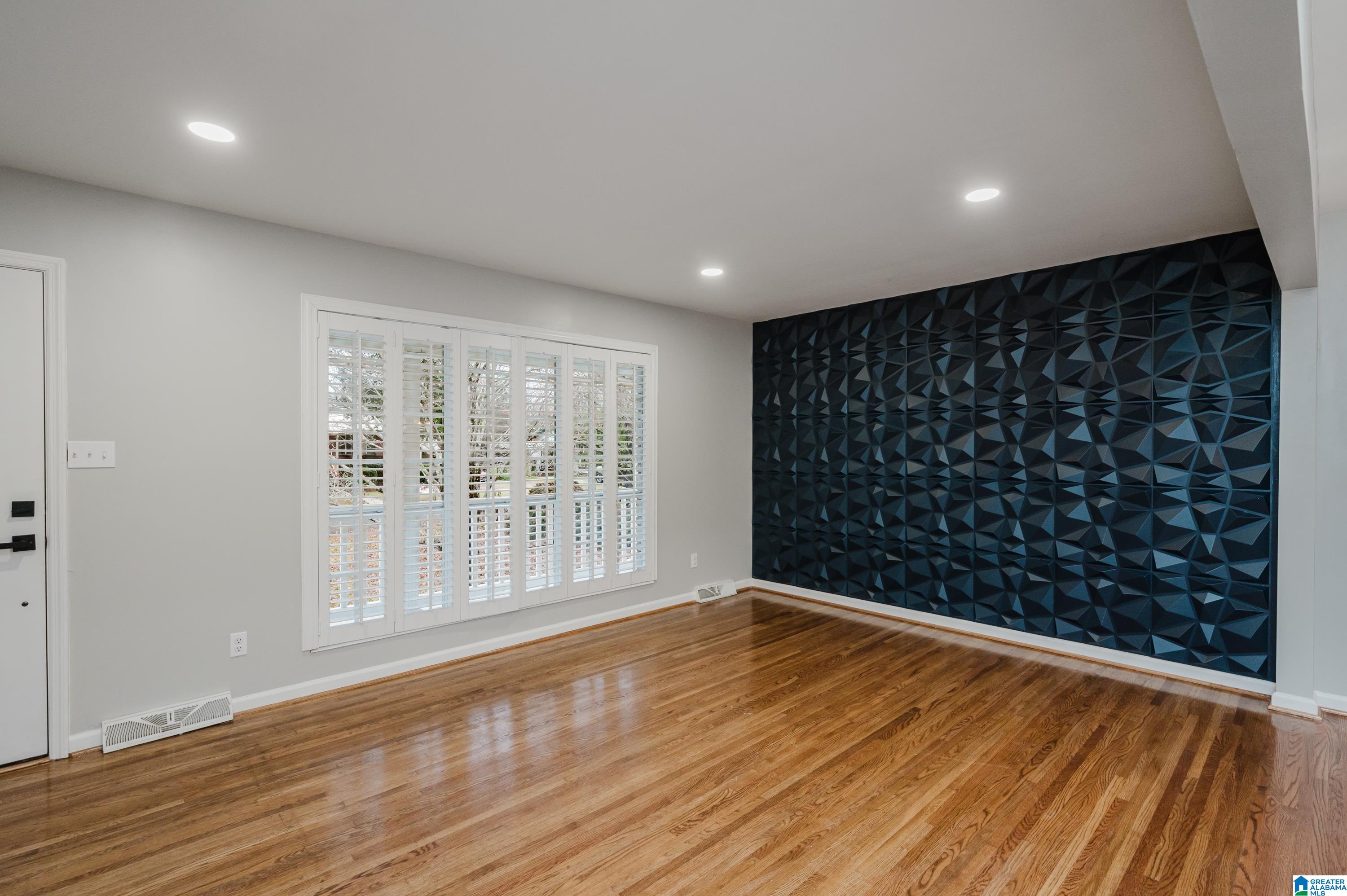 1013 NORMANDALE CIRCLE