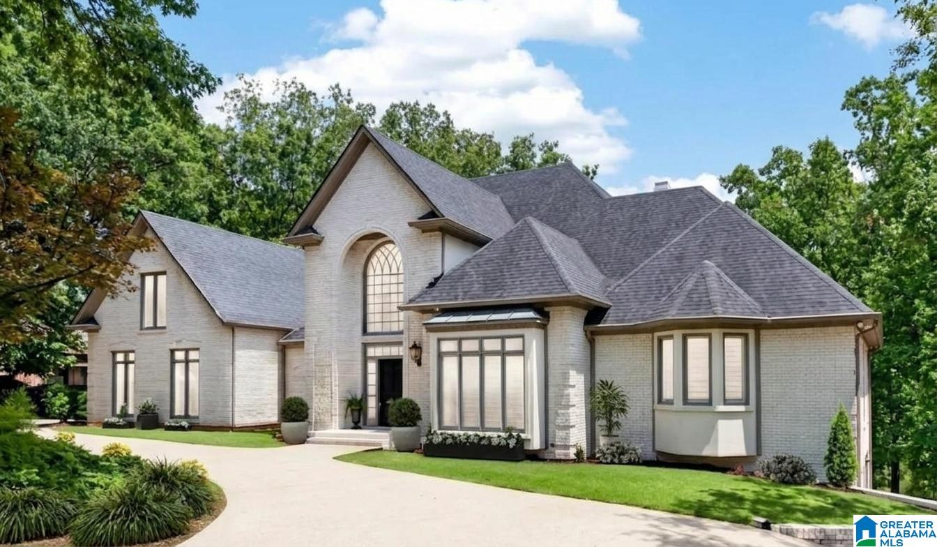 2120 SOUTHWINDS CIRCLE
