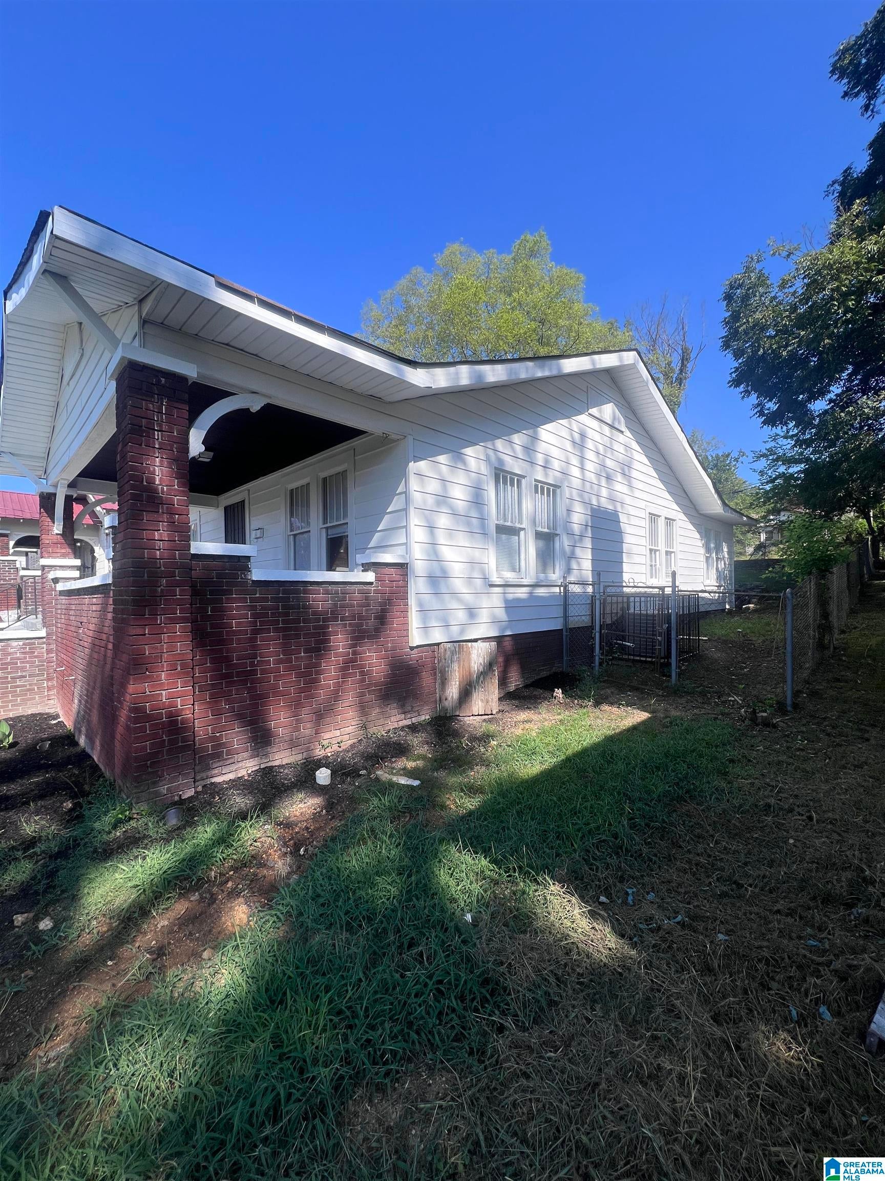 1114 7TH AVENUE W