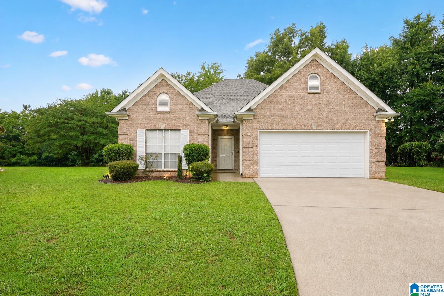 Photo 1 of 16 — 560 SUMMIT CIRCLE, FULTONDALE, AL 35068