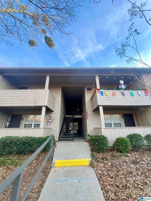 1906 PATTON CREEK LANE 1906 HOOVER AL 35226