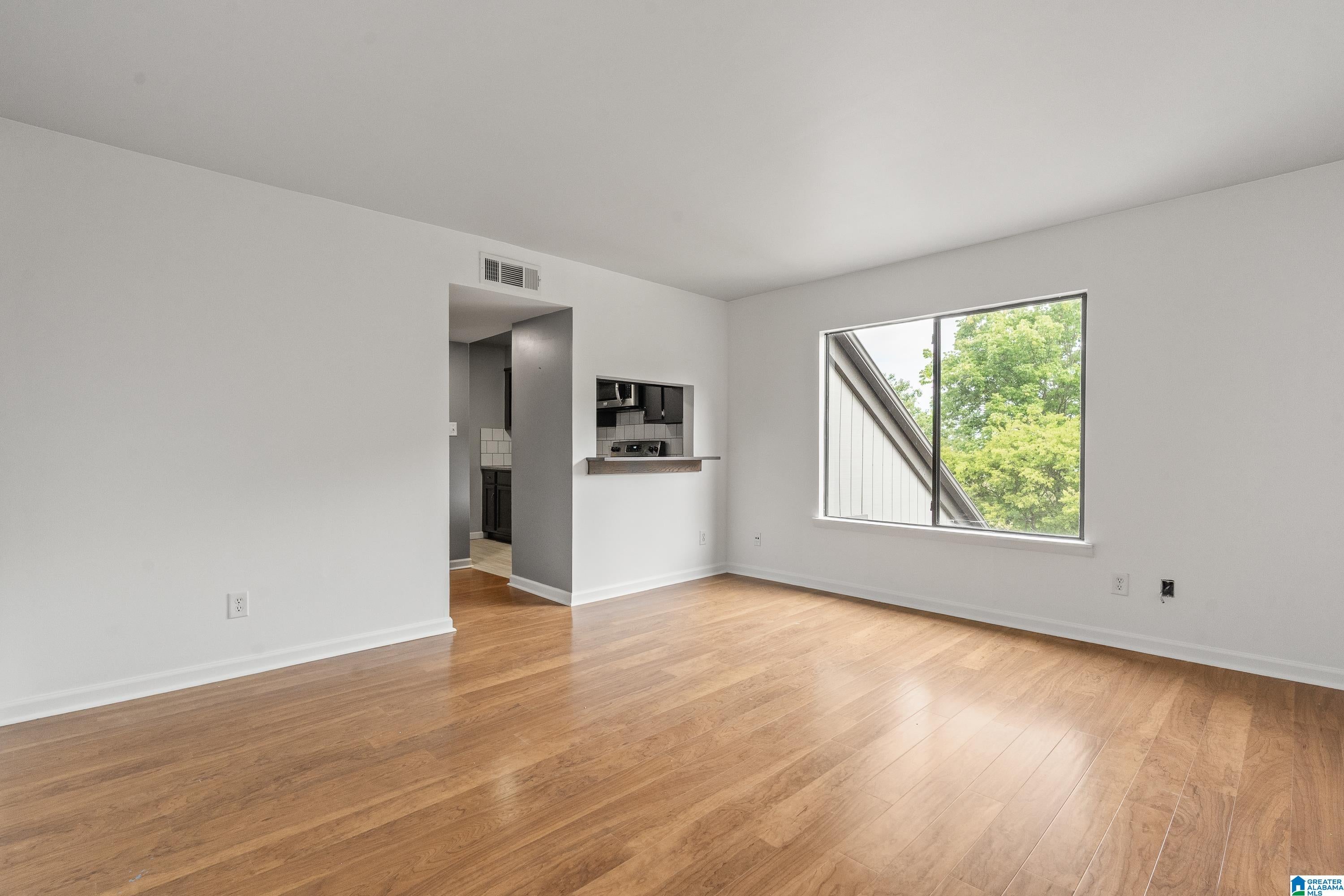 3350 ALTAMONT ROAD C5
