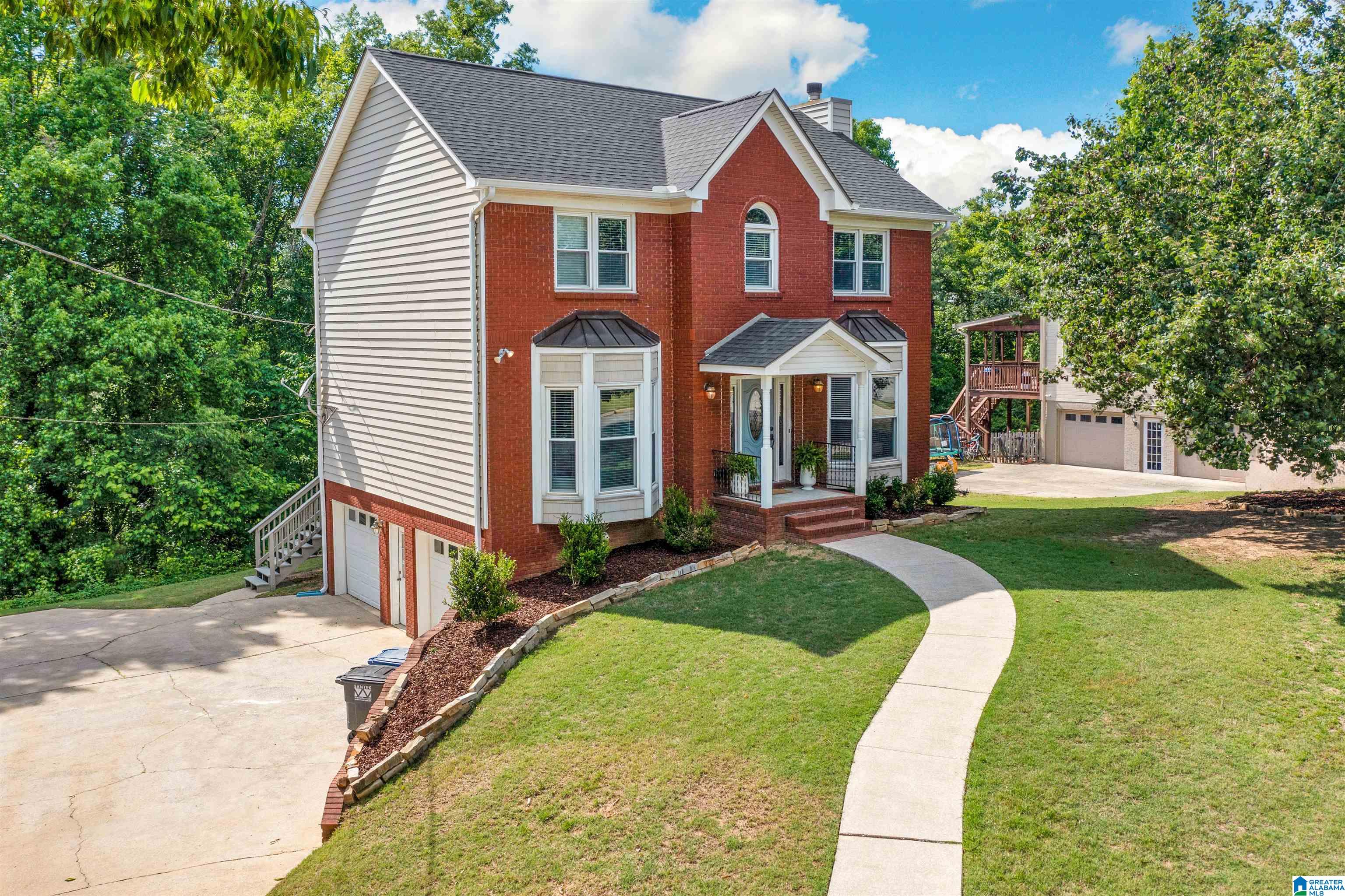 Photo 1 of 61 — 5032 KNOLL VIEW CIRCLE, HOOVER, AL 35244