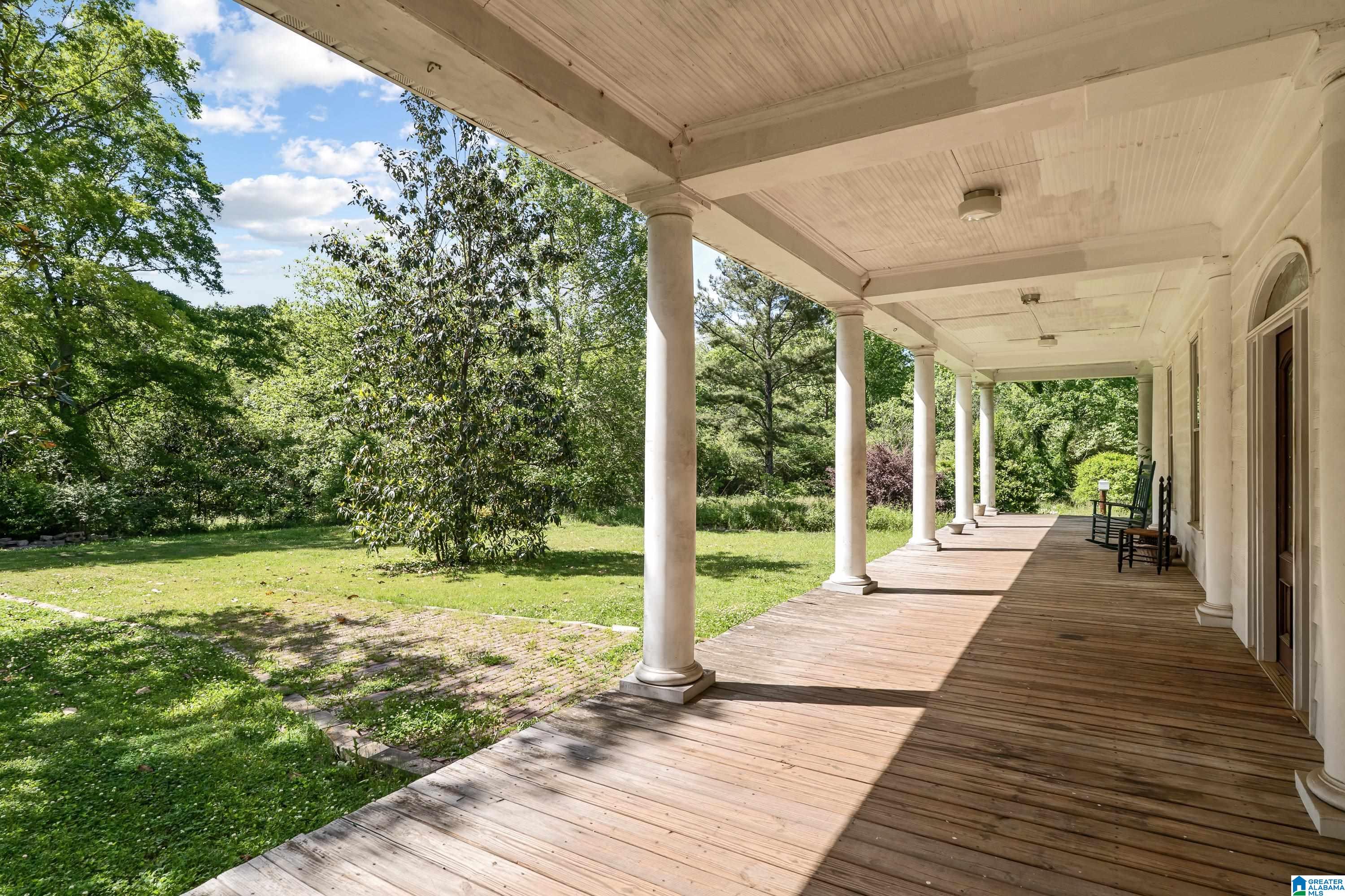 390 BROWN STREET - Photo 3