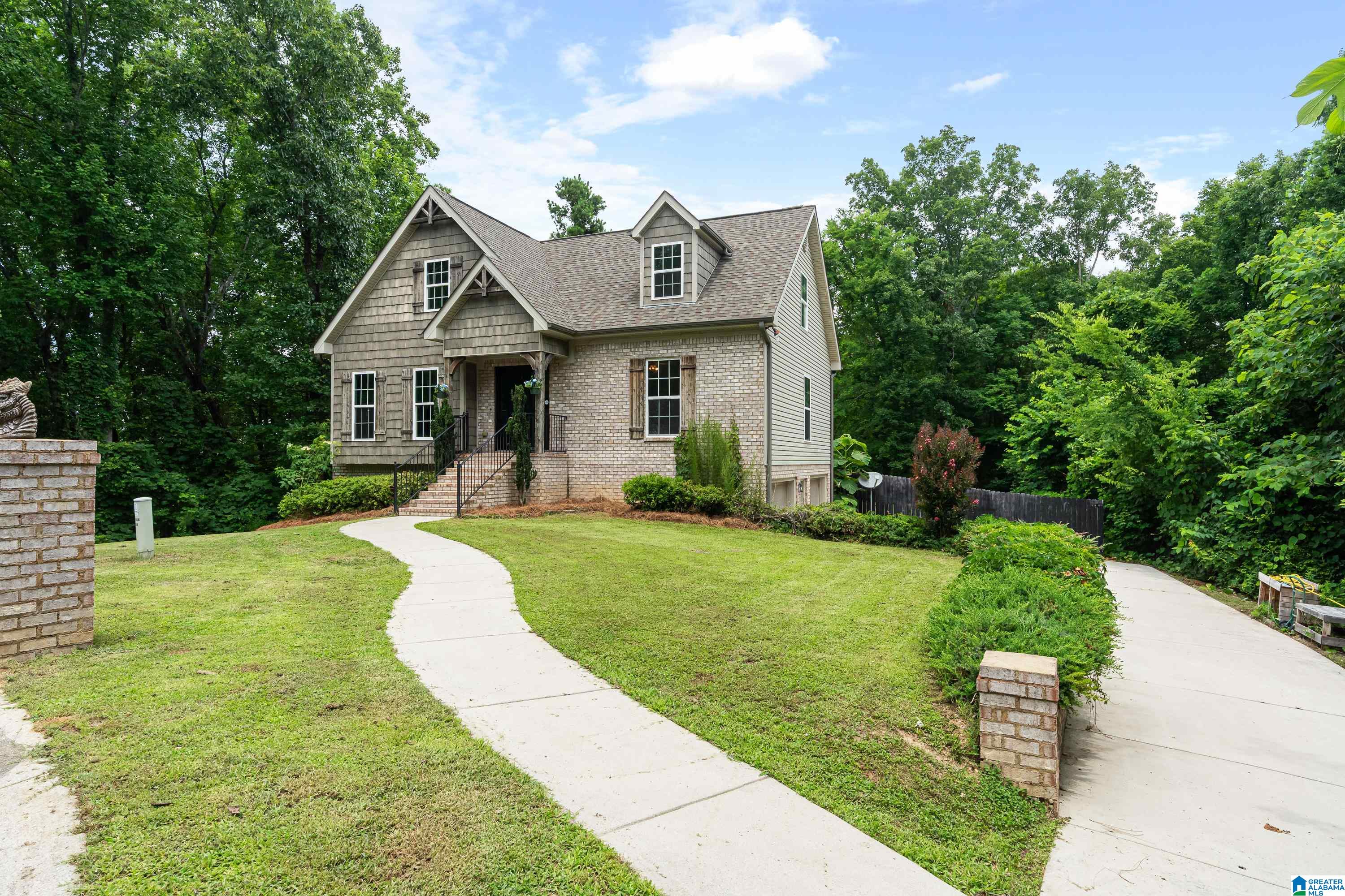 230 RIDGEWOOD LANE
