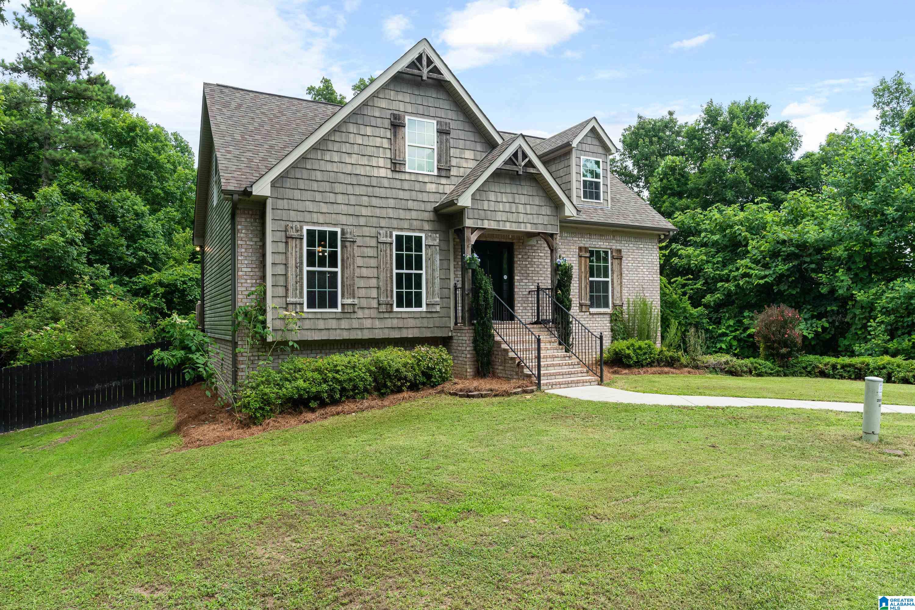 230 RIDGEWOOD LANE