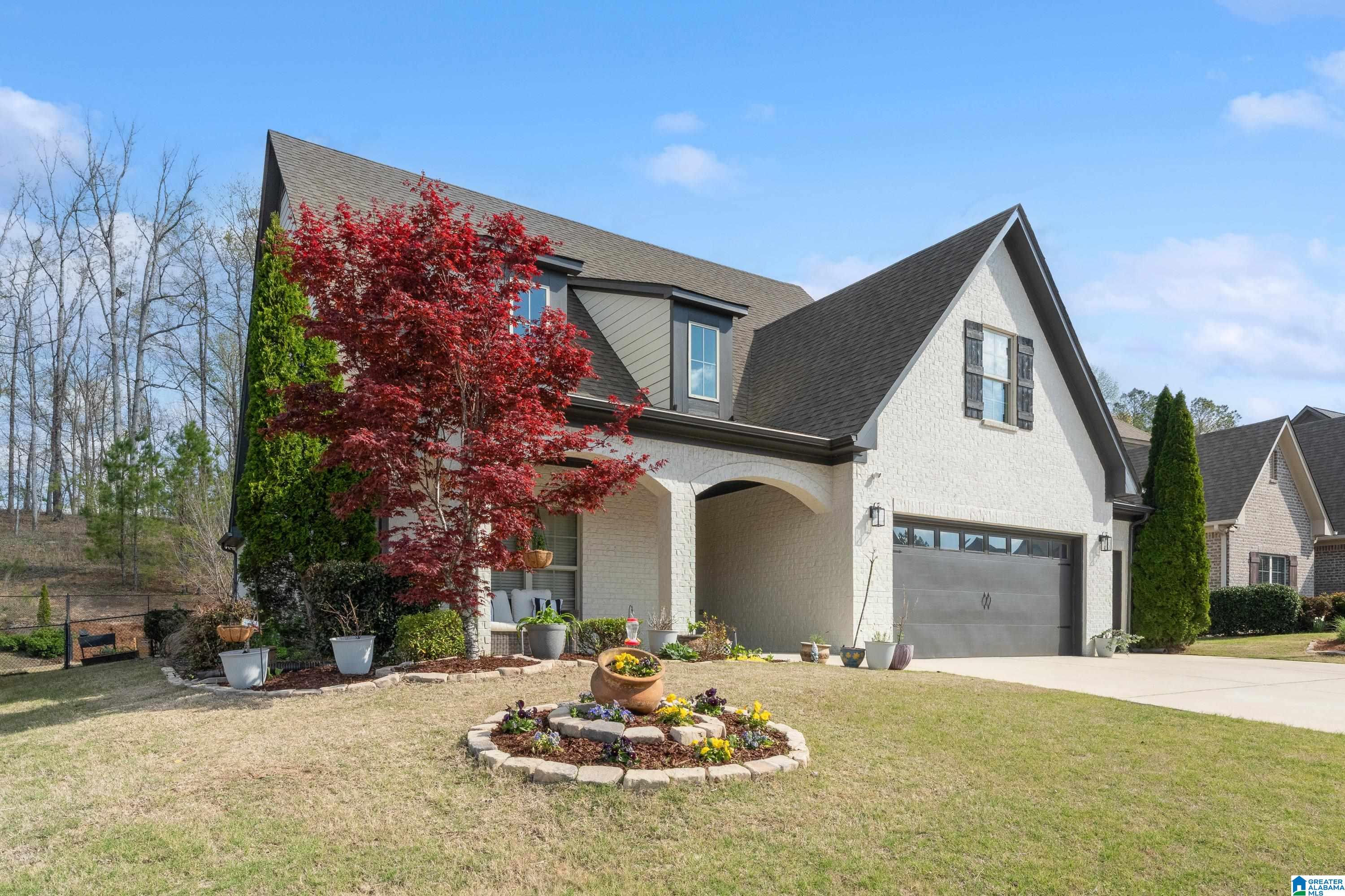 366 STRATHAVEN DRIVE