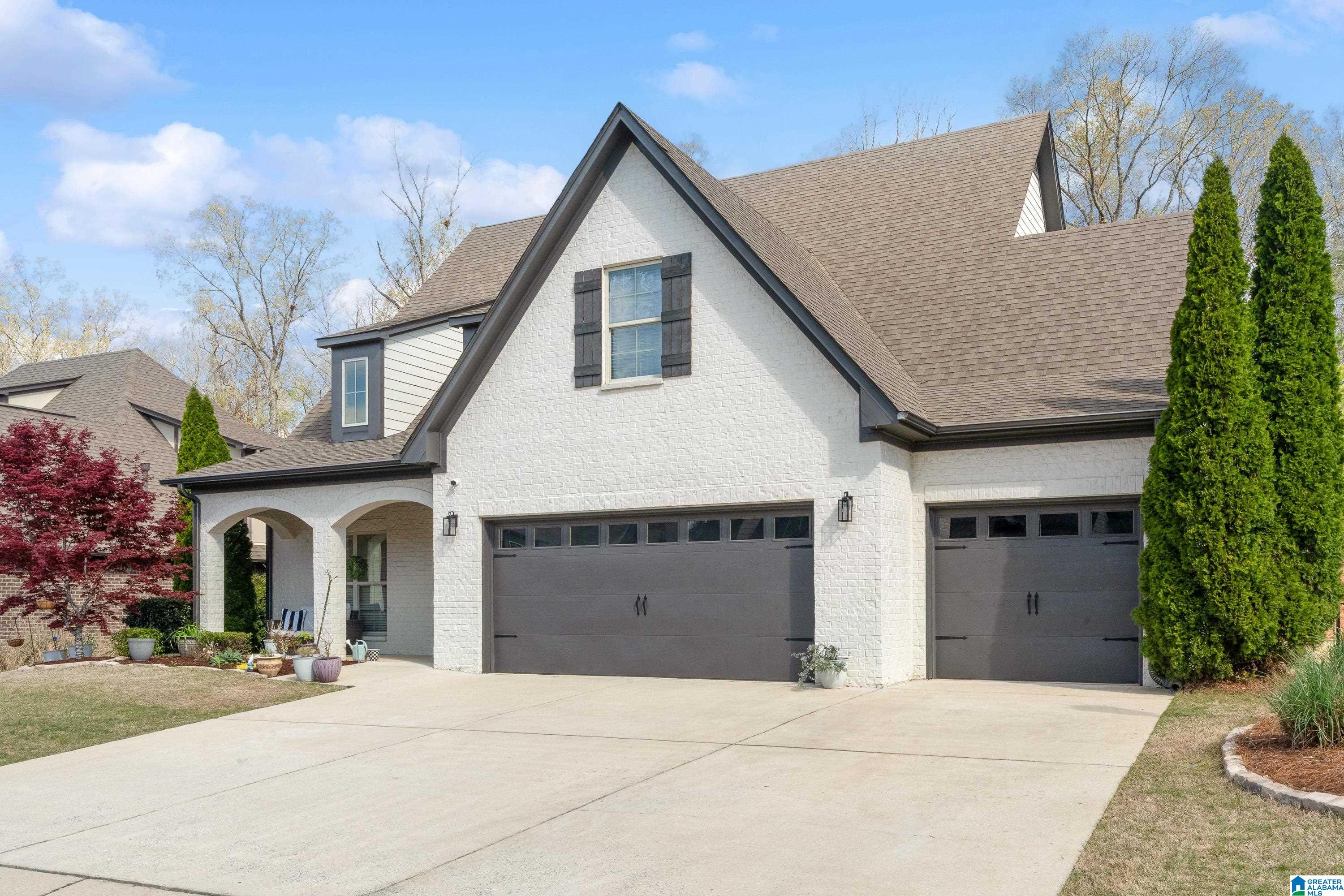 366 STRATHAVEN DRIVE