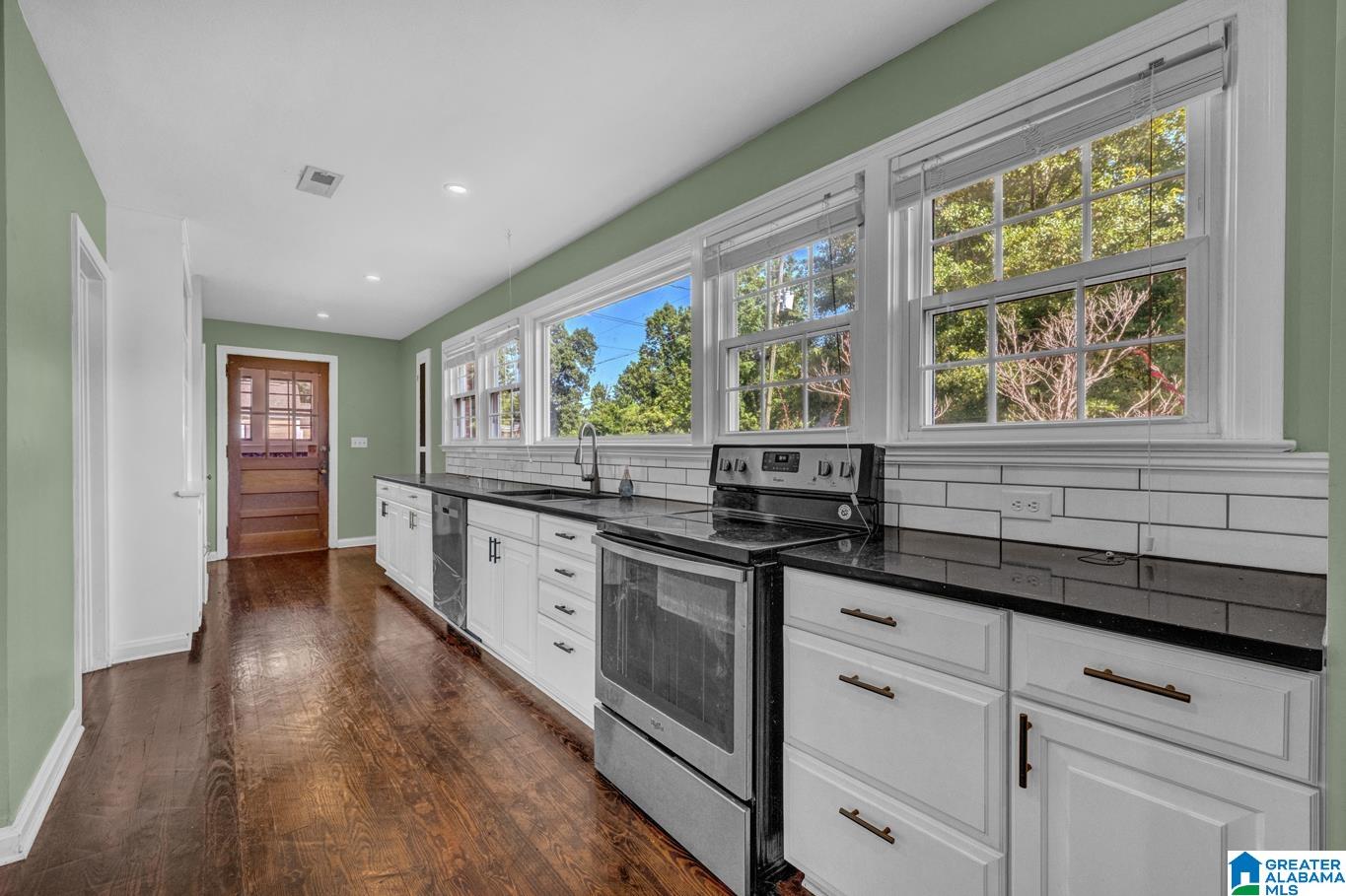 14 WINDSOR DRIVE