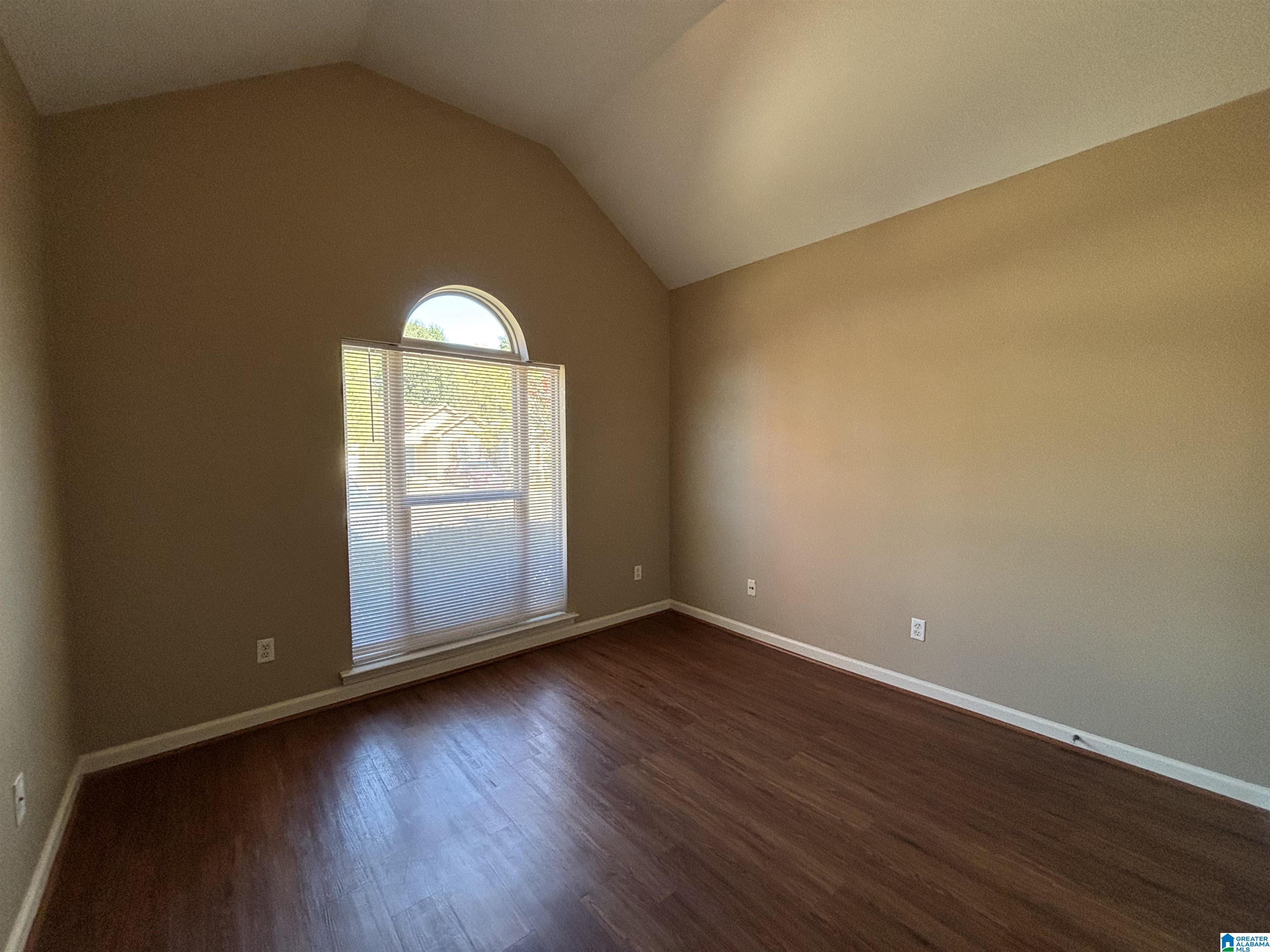 450 FOX RUN CIRCLE