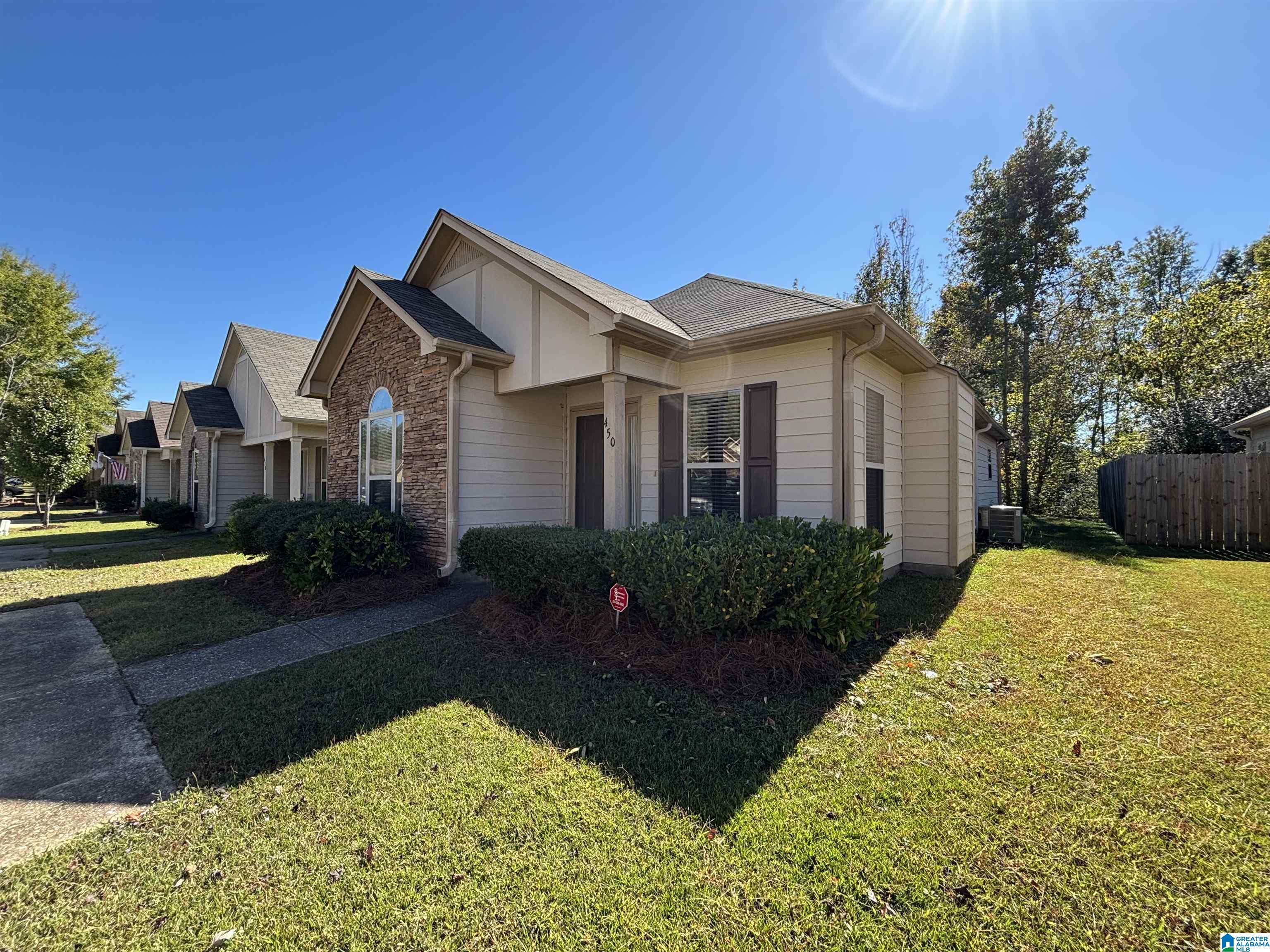 450 FOX RUN CIRCLE