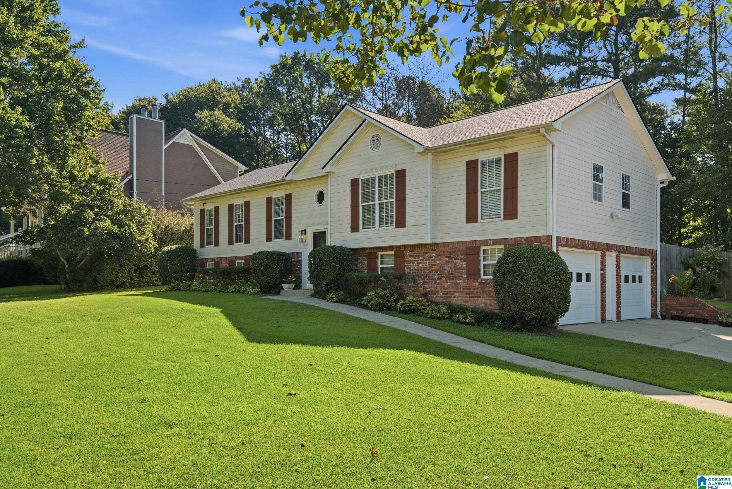 134 AMBER TRACE