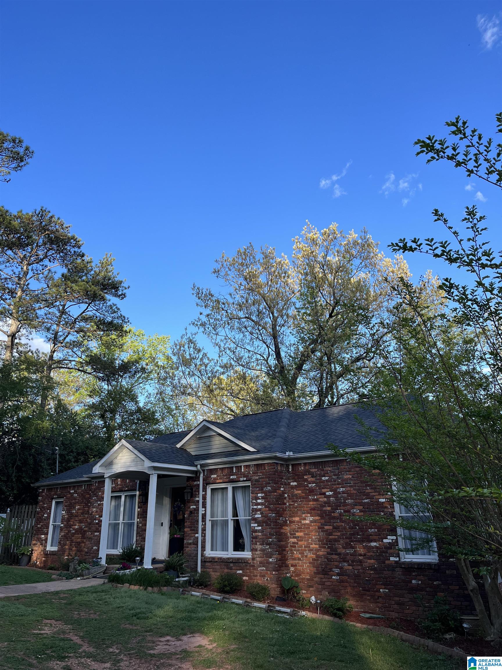 415 YELLOWSTONE DRIVE