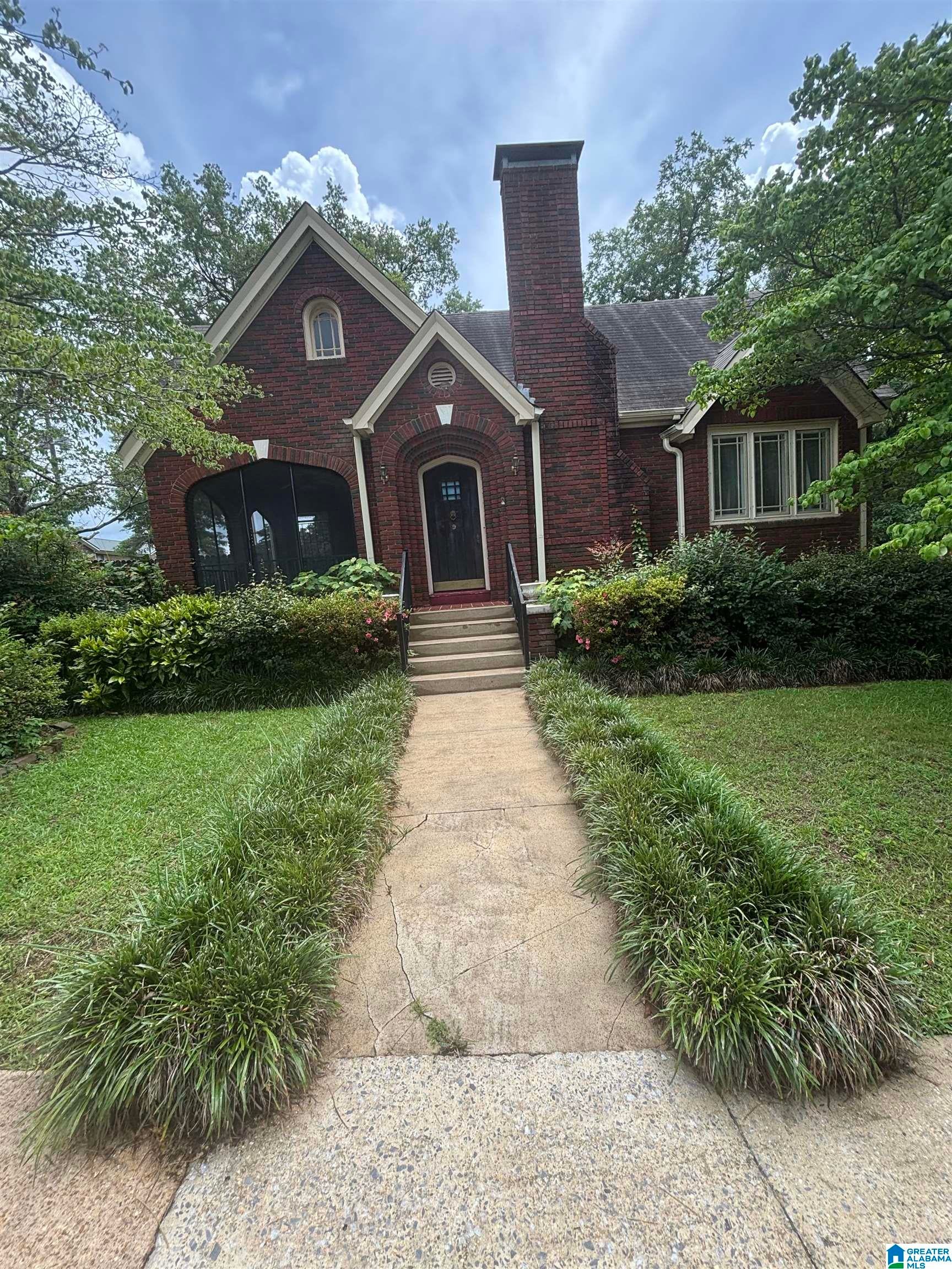 Photo 1 of 19 — 9 E WALNUT STREET, SYLACAUGA, AL 35150