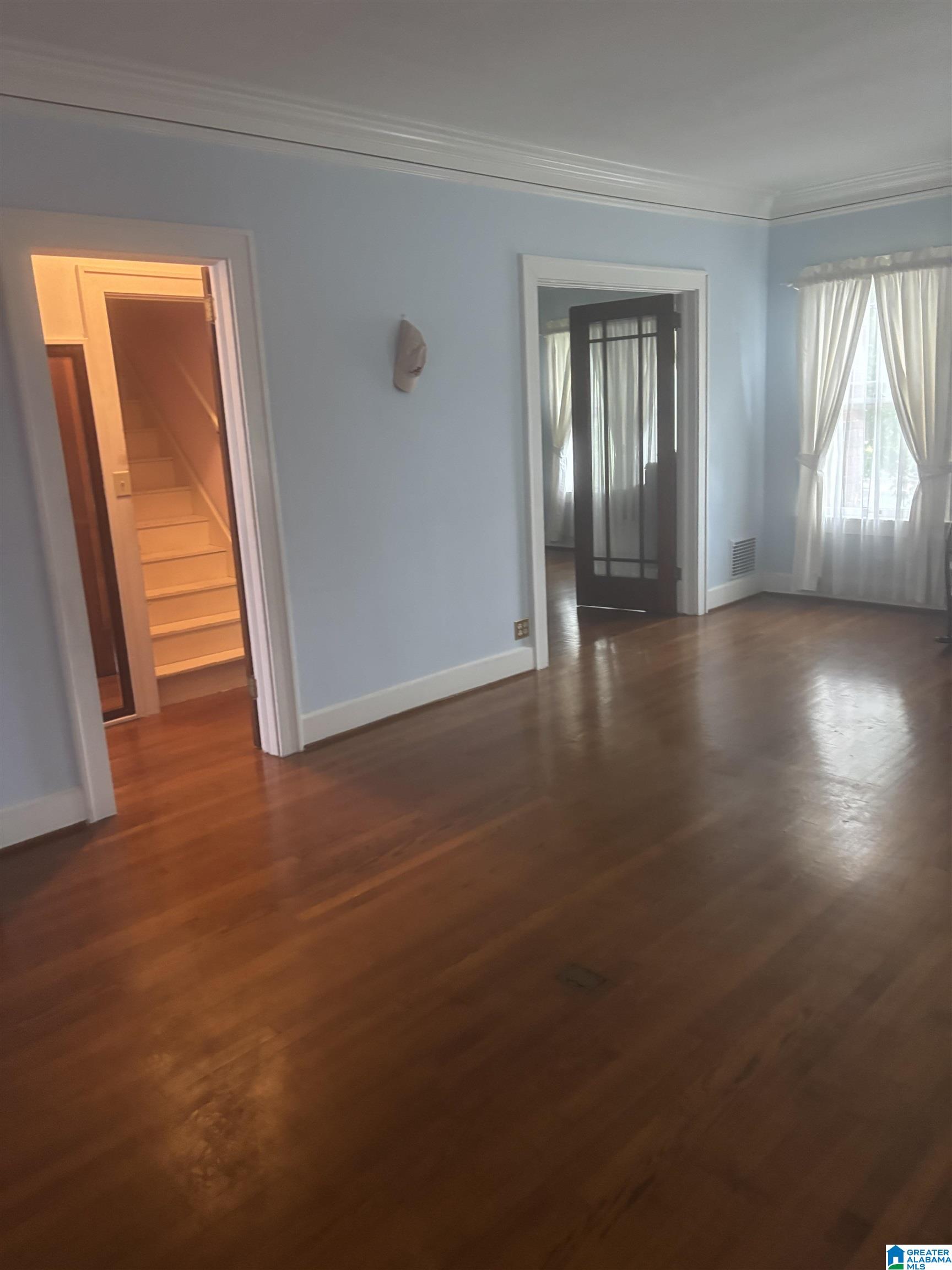 9 E WALNUT STREET