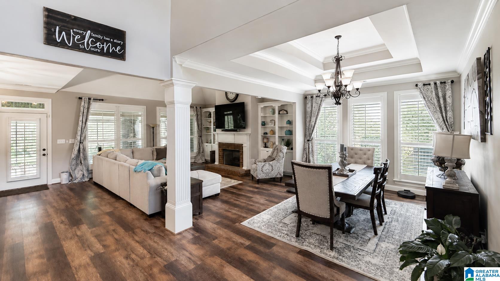 374 STRATHAVEN DRIVE