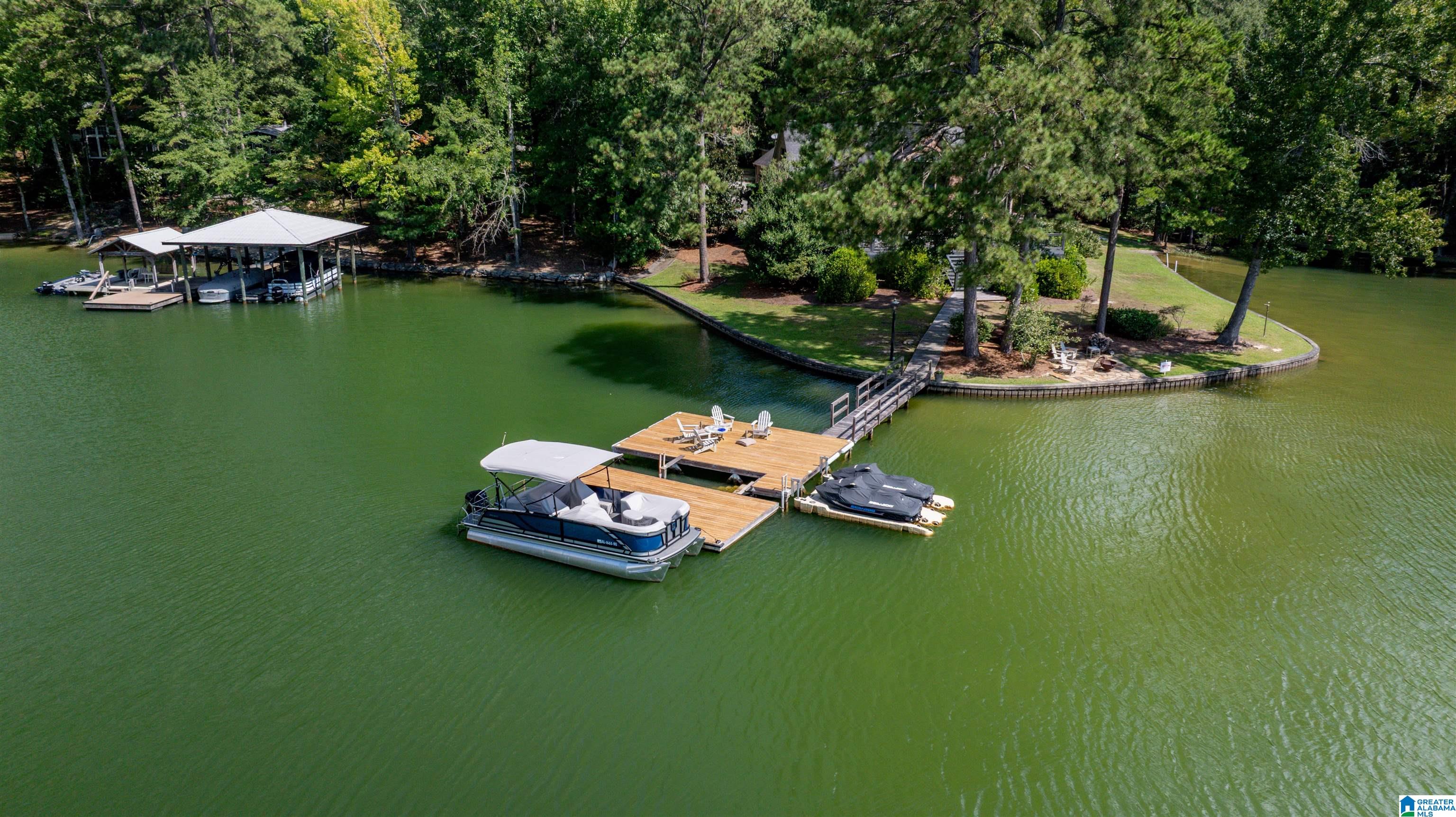 330 FOX RUN