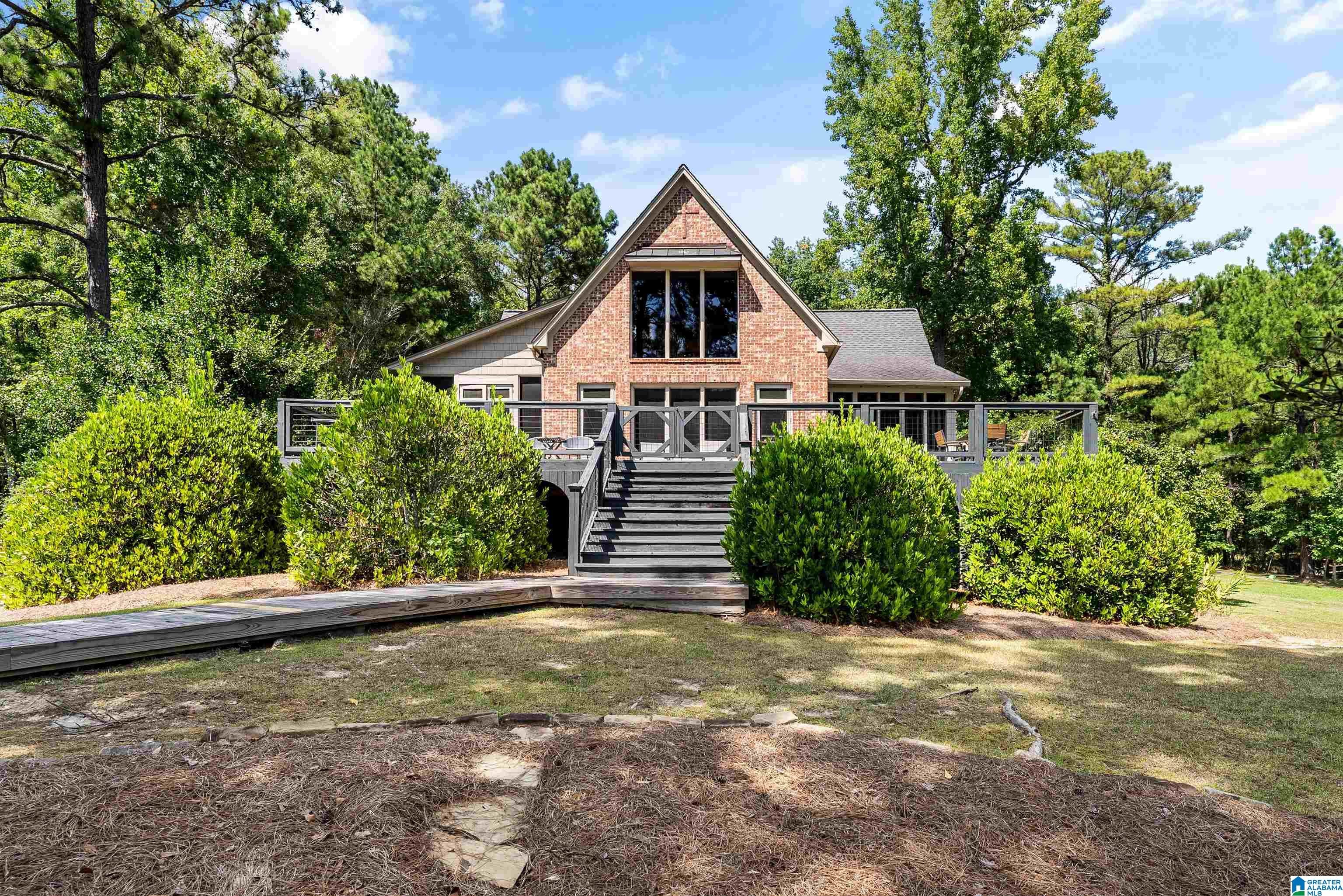 330 FOX RUN