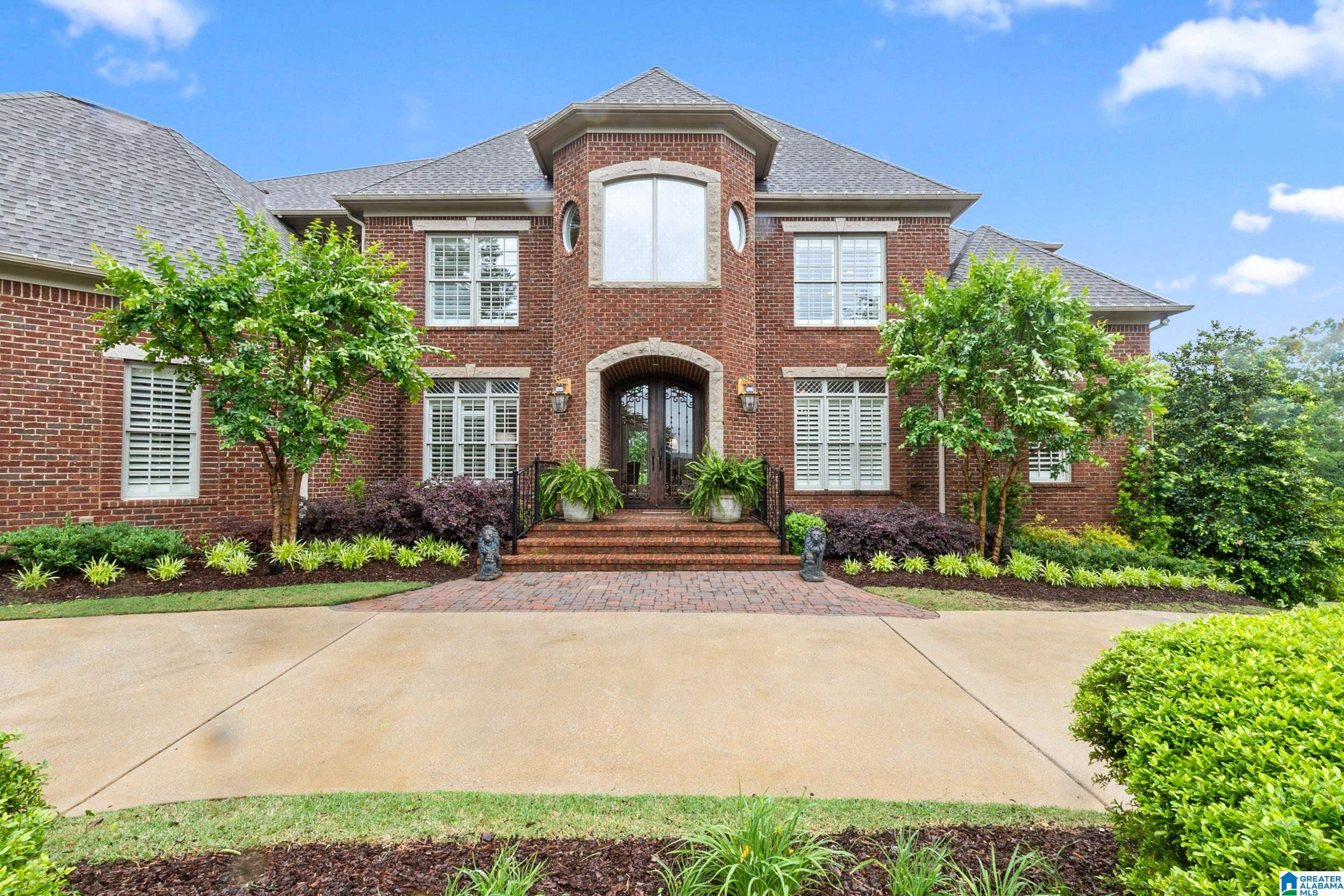 2324 LONGLEAF WAY