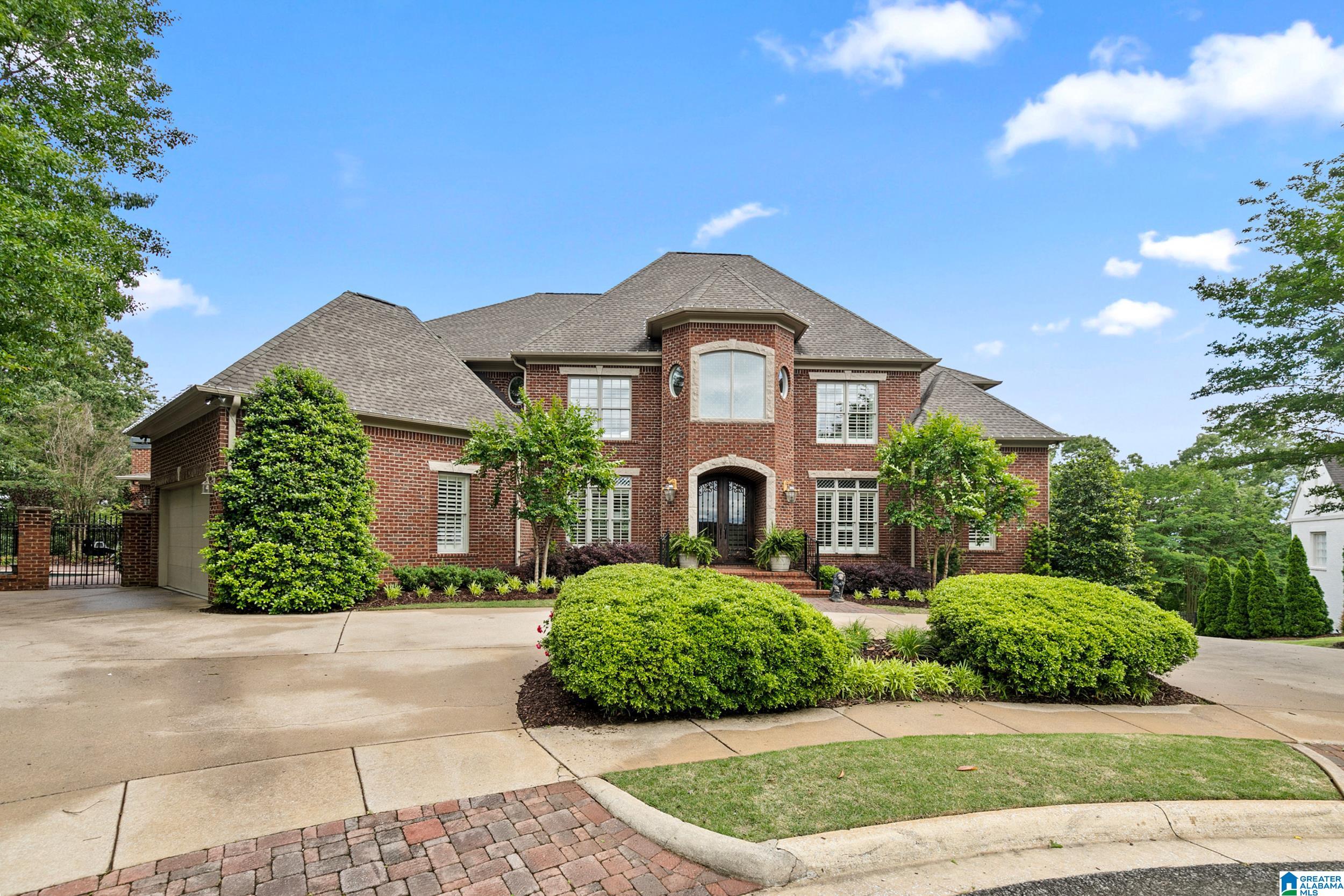 2324 LONGLEAF WAY