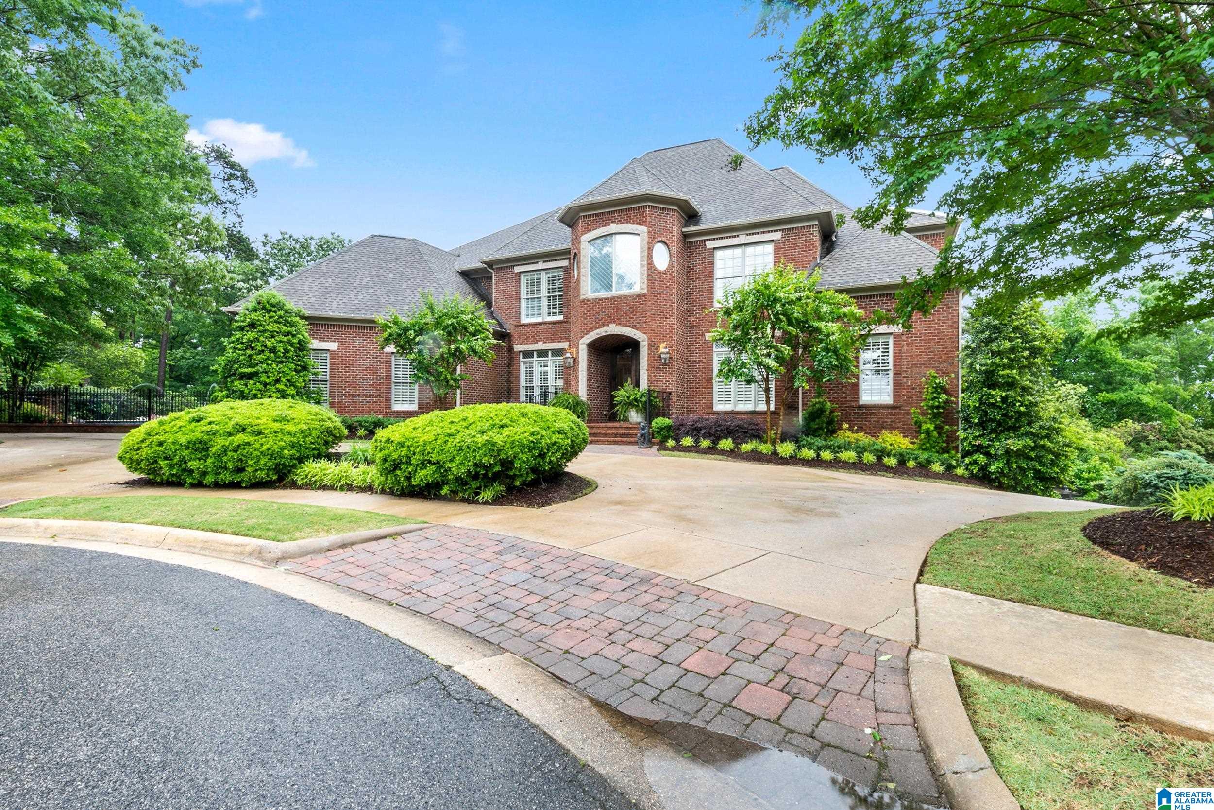 2324 LONGLEAF WAY
