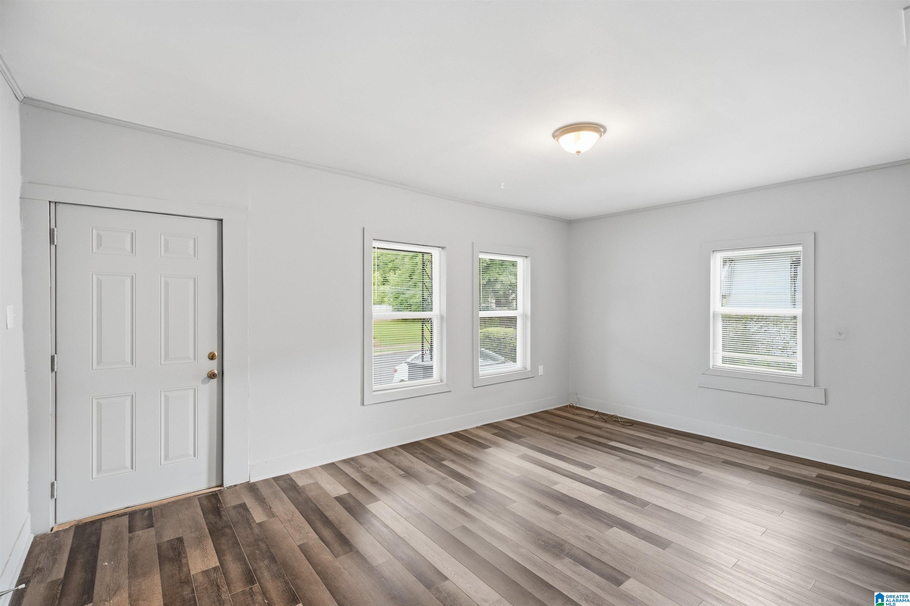 31 4TH AVENUE S