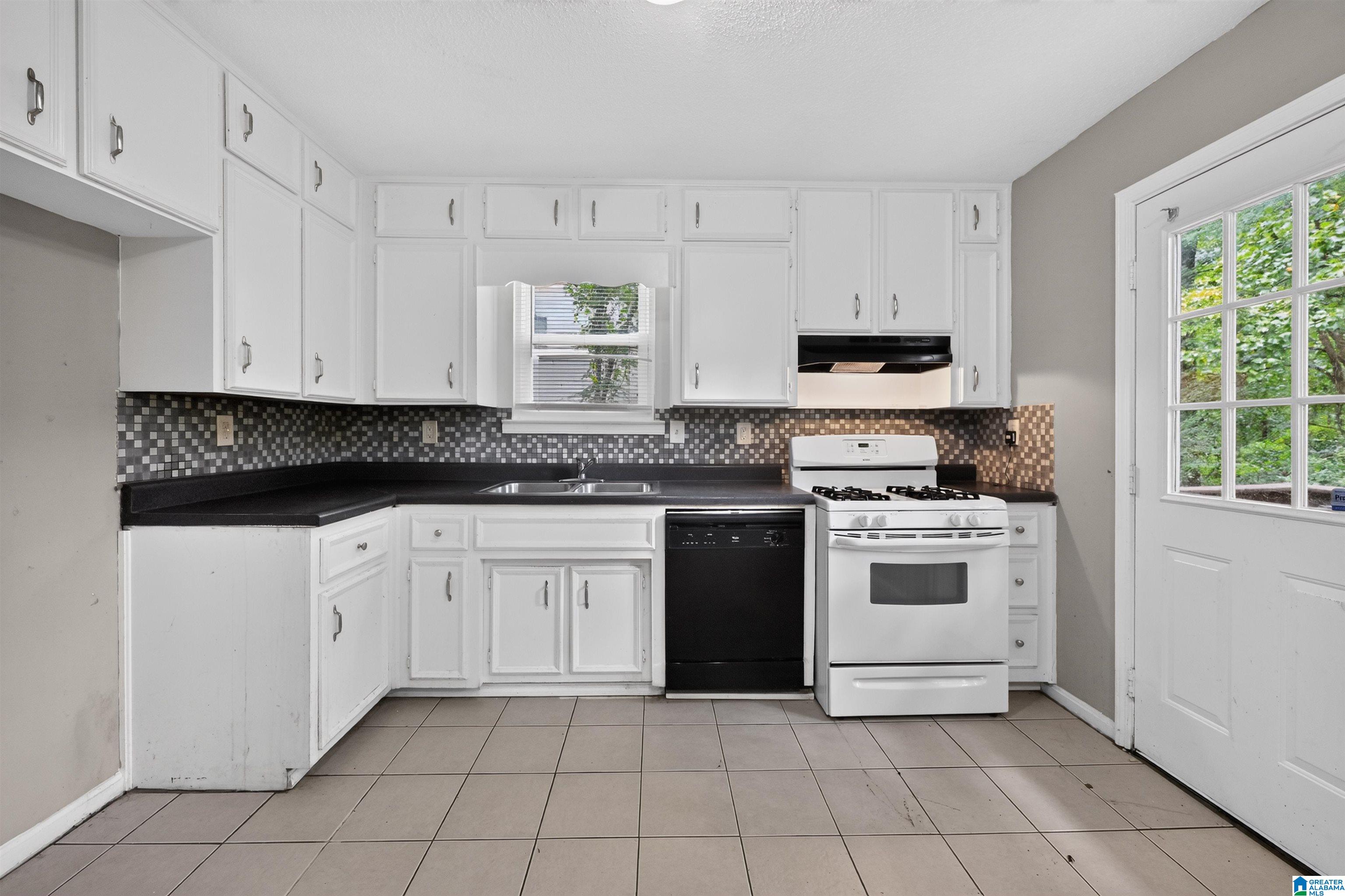 2511 WILLOWOOD CIRCLE