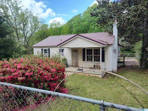 Photo of 47 Lakeside Drive, CHILDERSBURG, AL 35044 (MLS # 21448713)