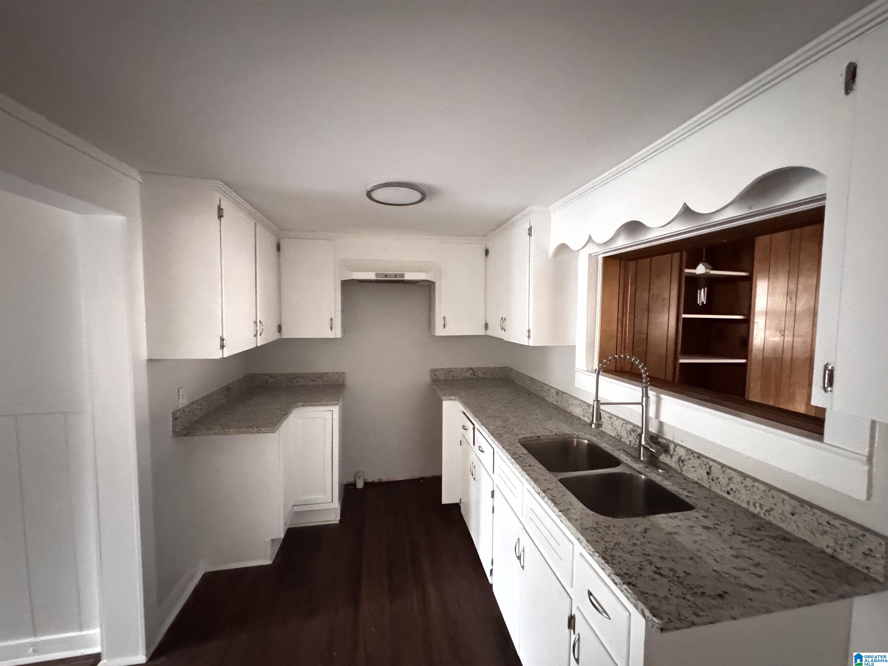 3573 QUEENSTOWN ROAD