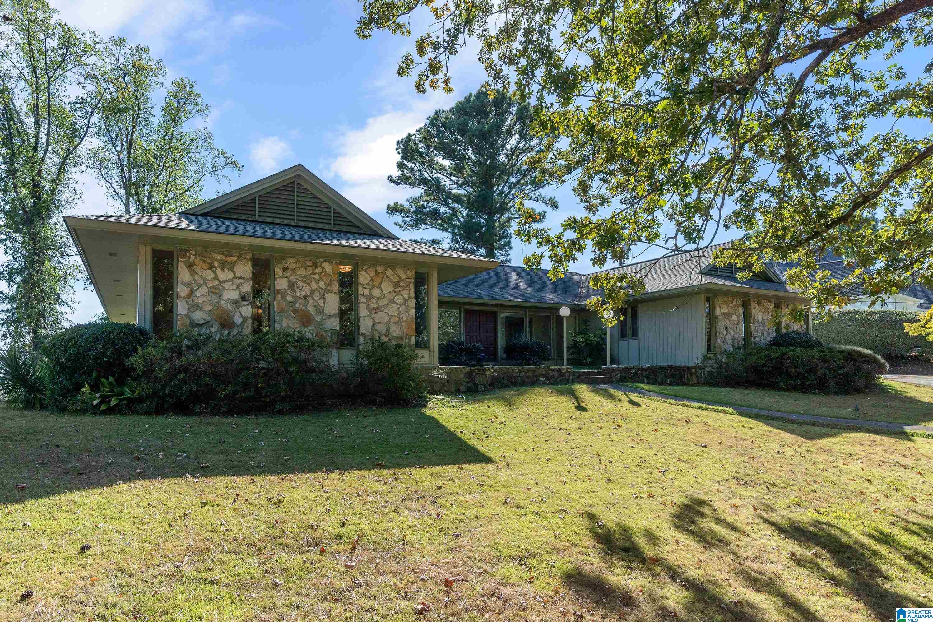 2423 MONTE VISTA DRIVE