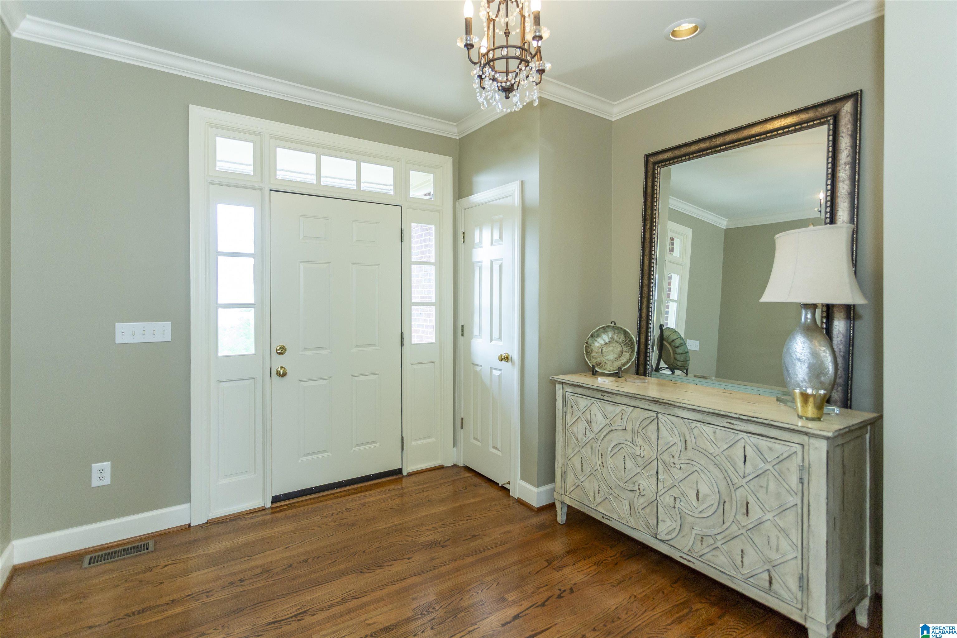 284 KINGS CREST LANE