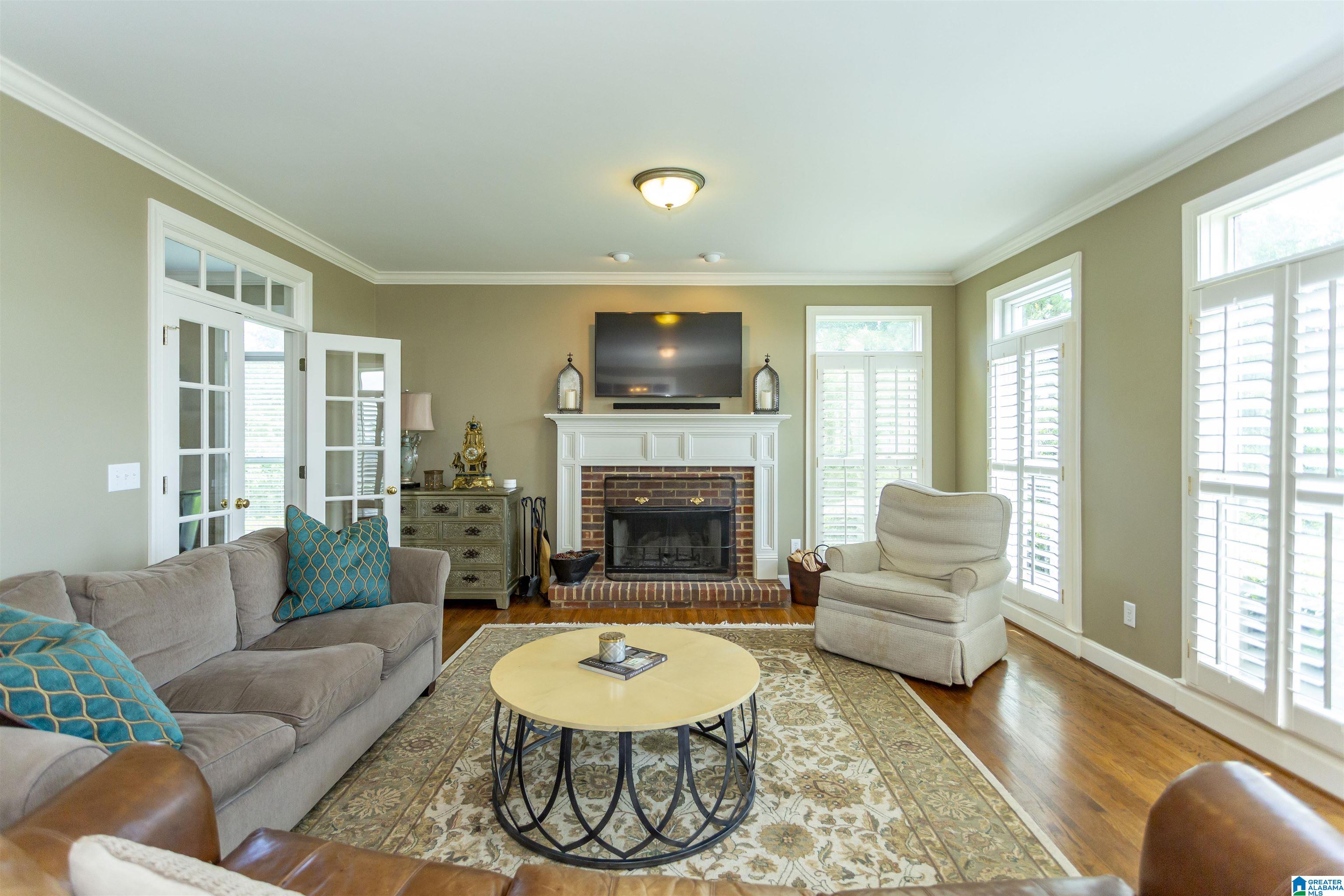 284 KINGS CREST LANE