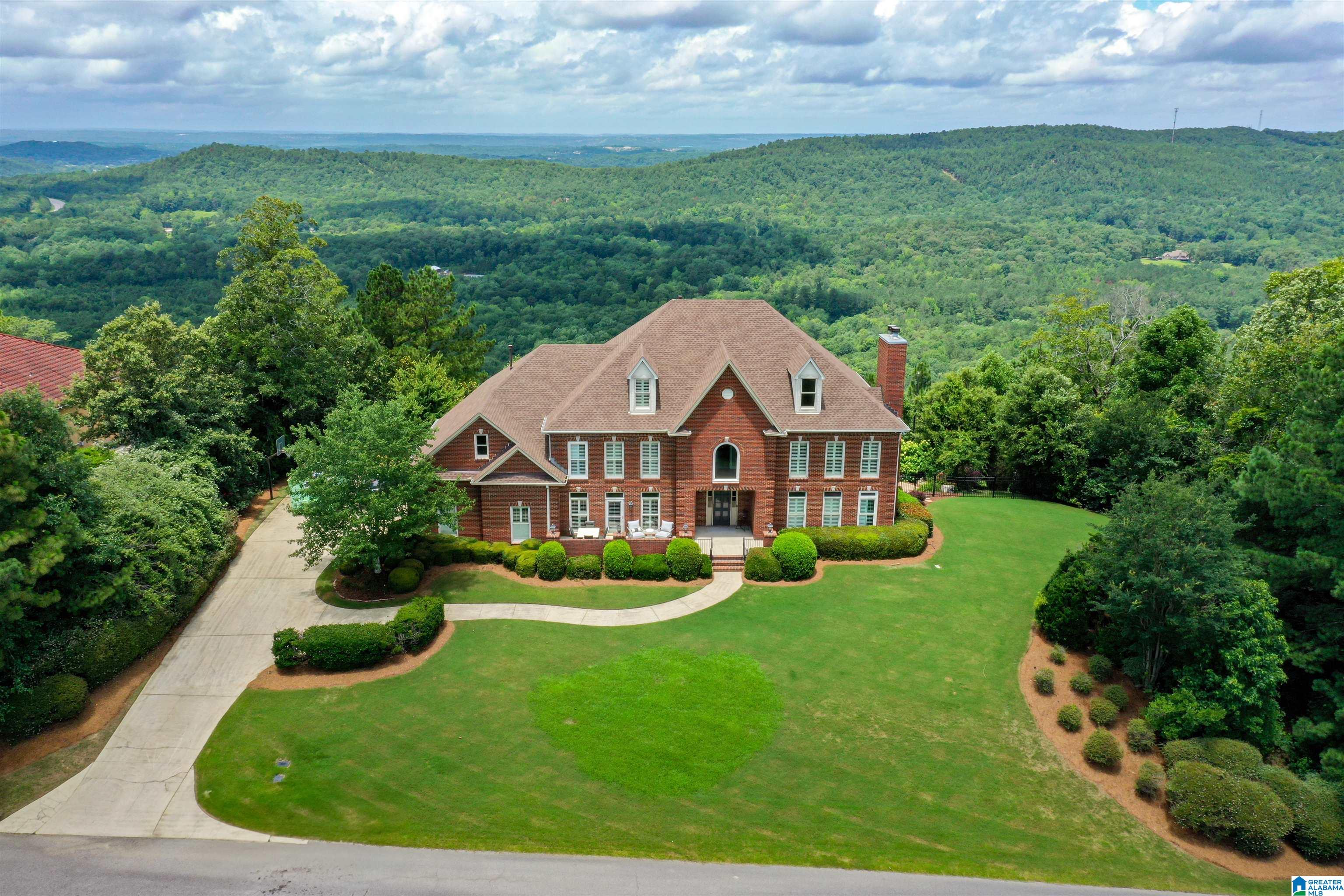 284 KINGS CREST LANE