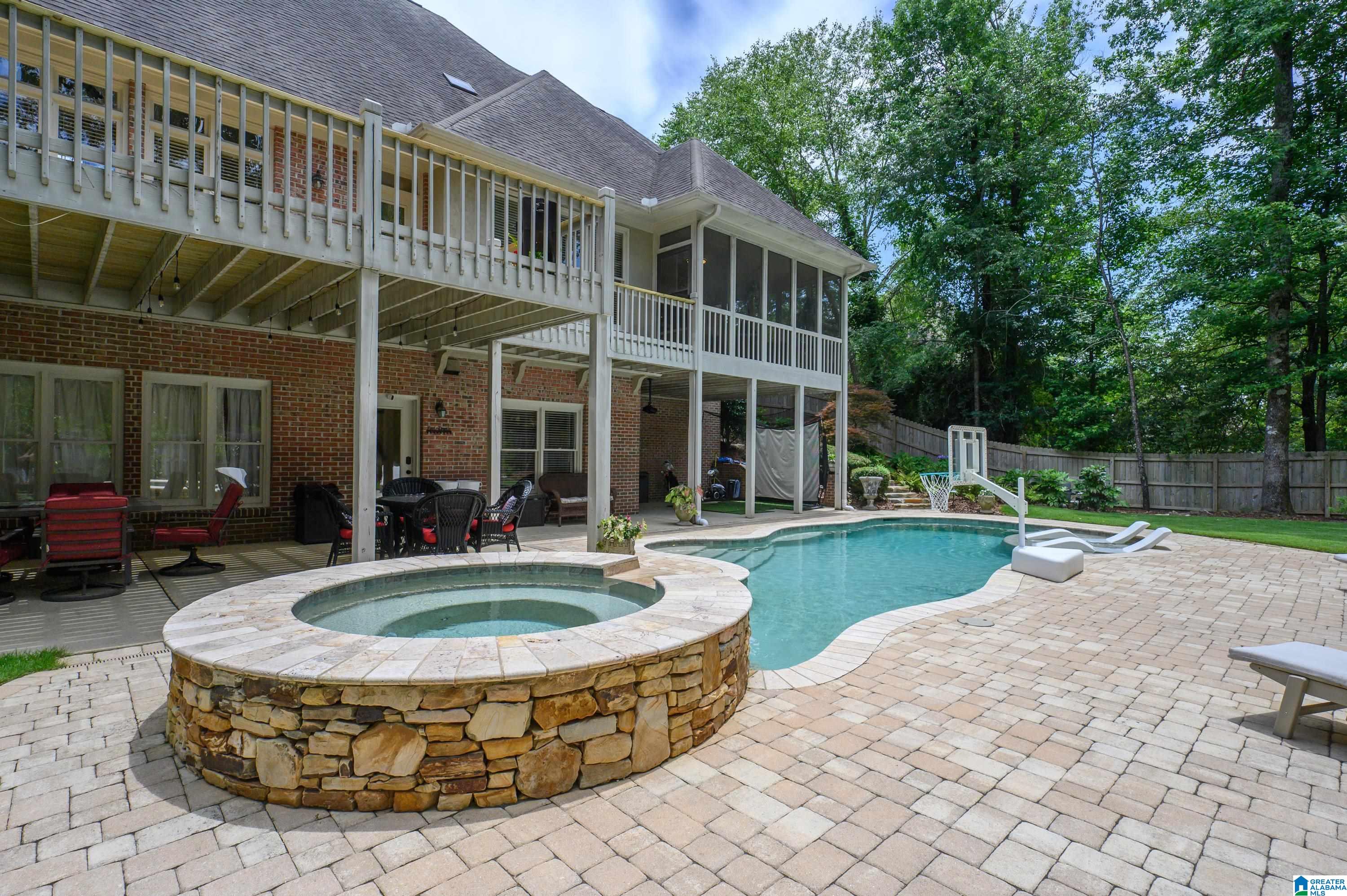 8237 CASTLEHILL ROAD