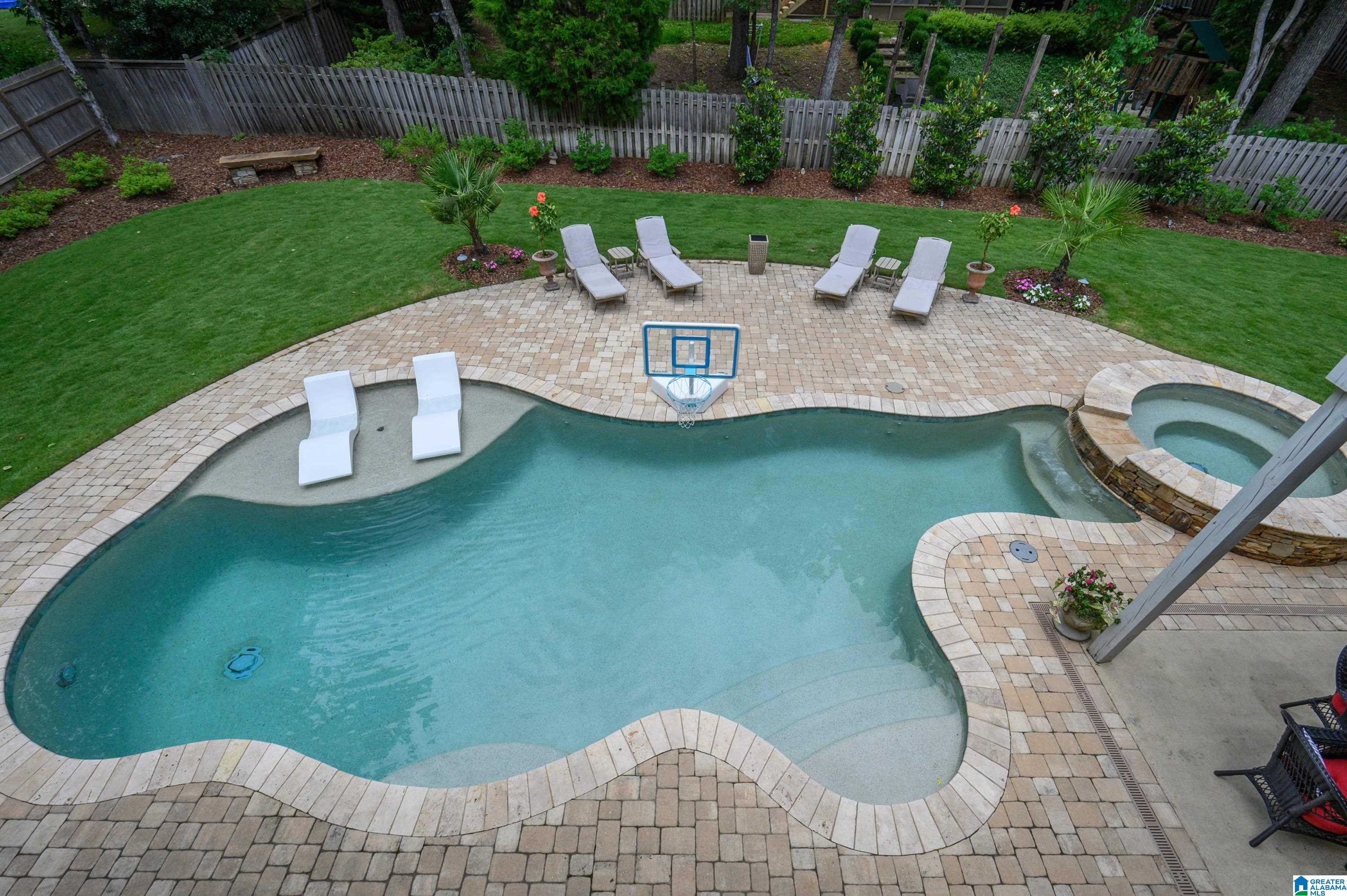 8237 CASTLEHILL ROAD