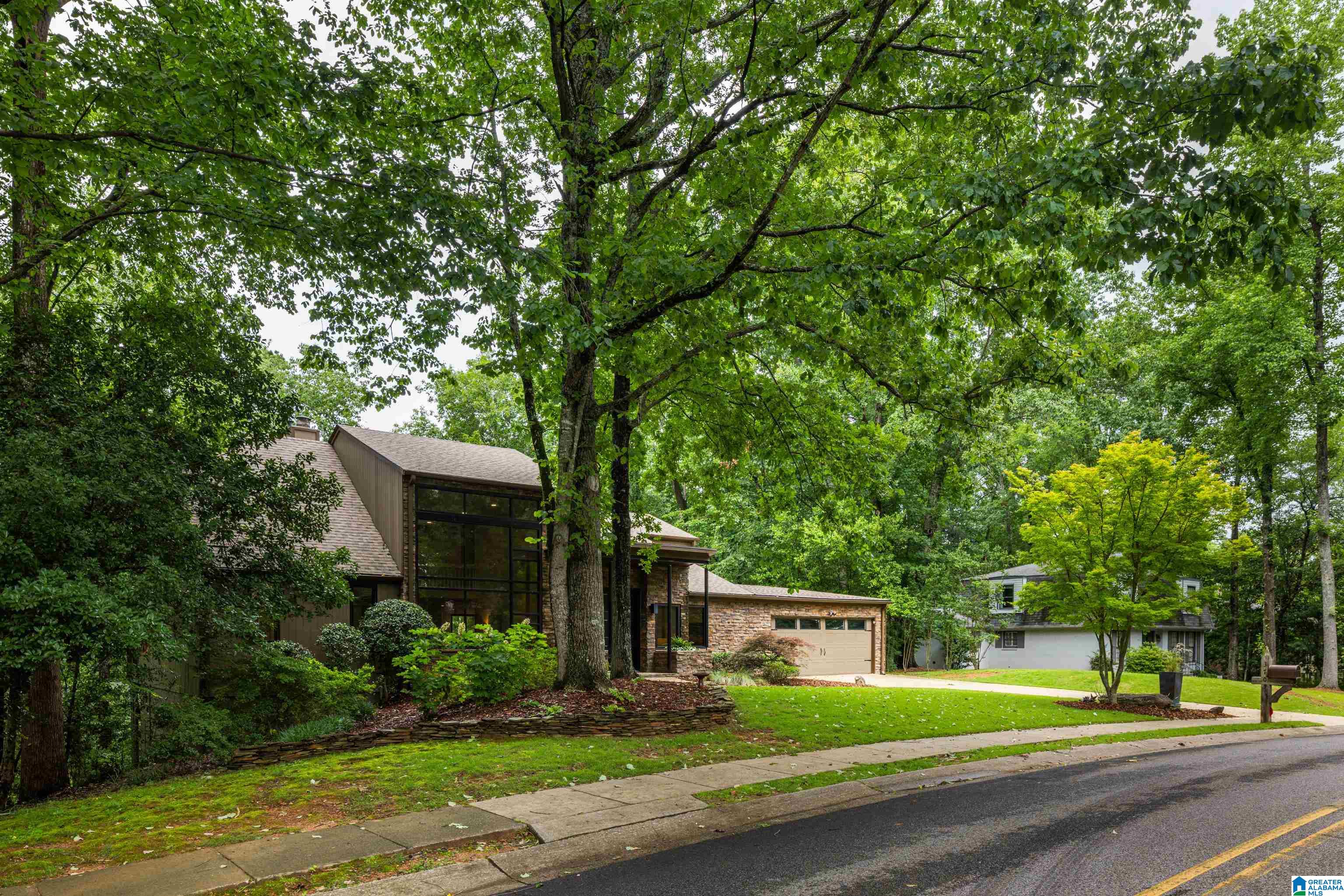 3709 DOVER DRIVE