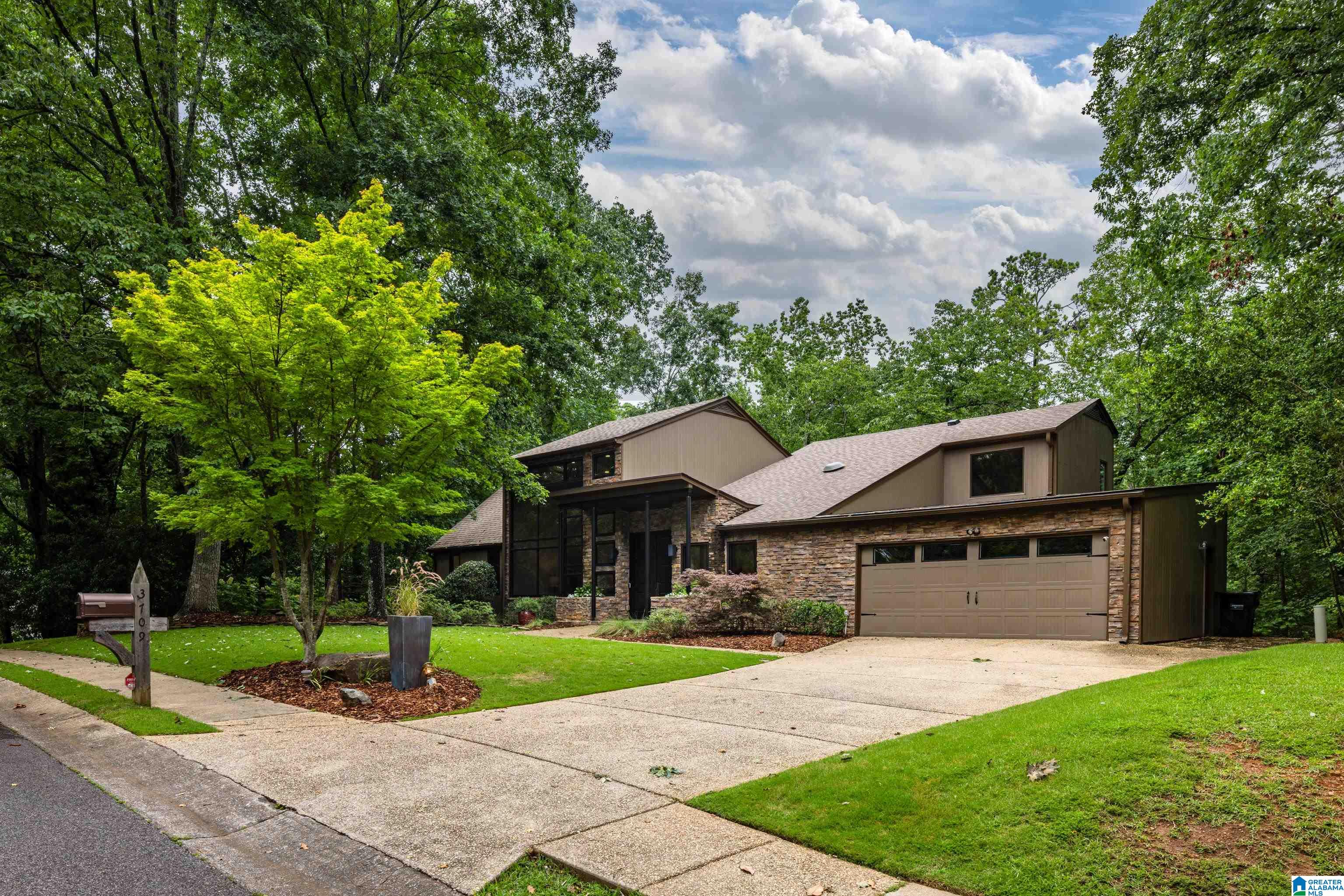 3709 DOVER DRIVE