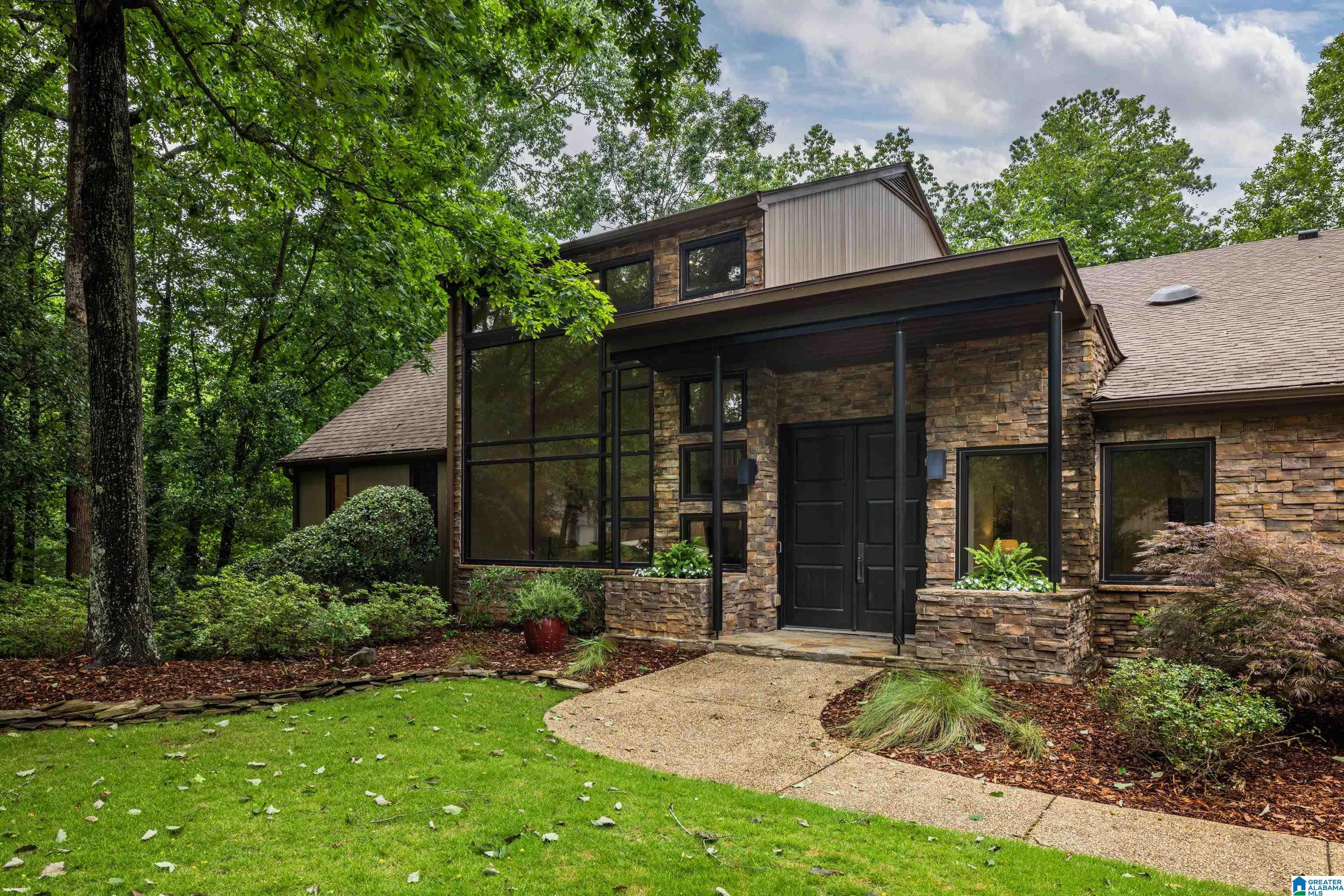 3709 DOVER DRIVE
