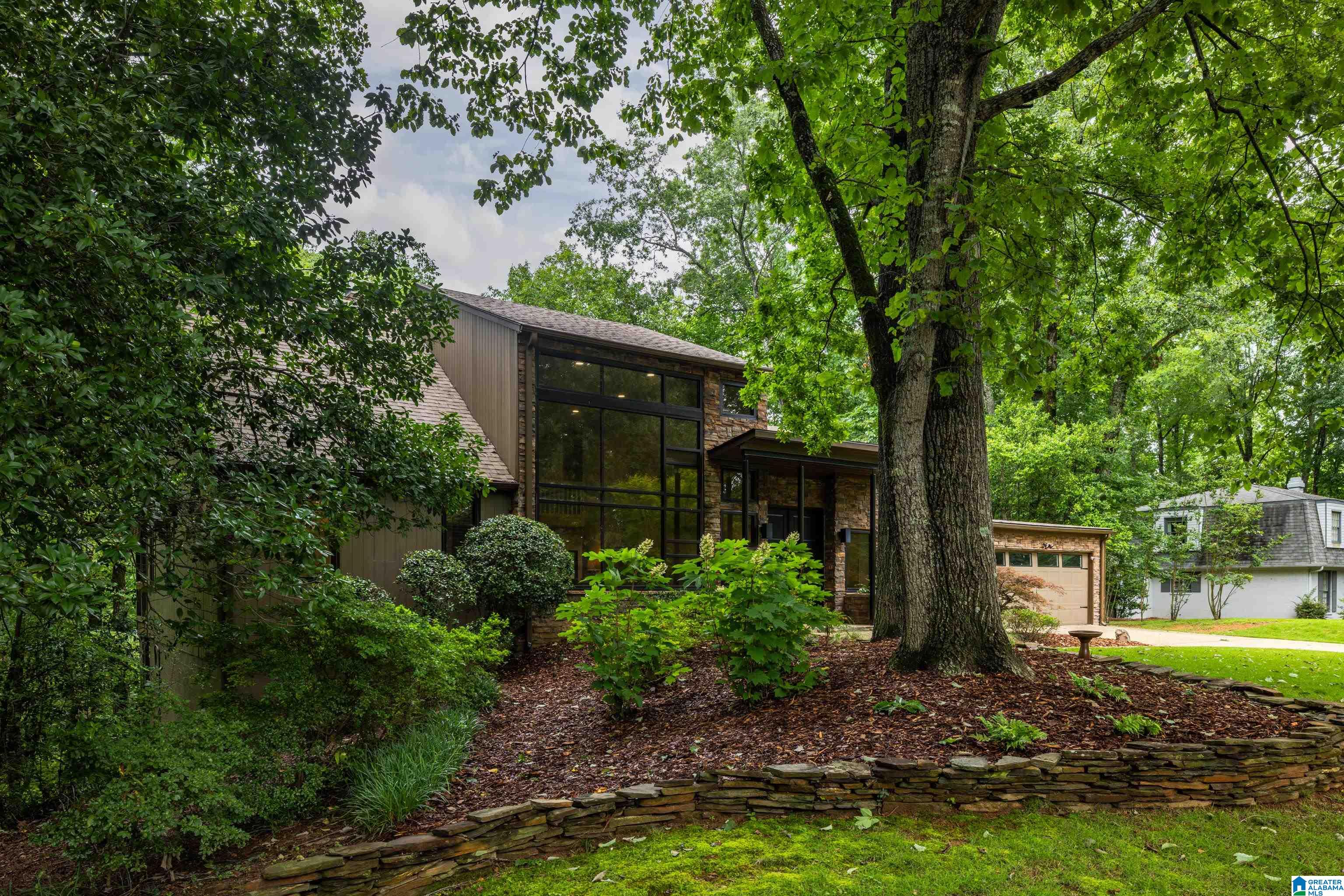3709 DOVER DRIVE