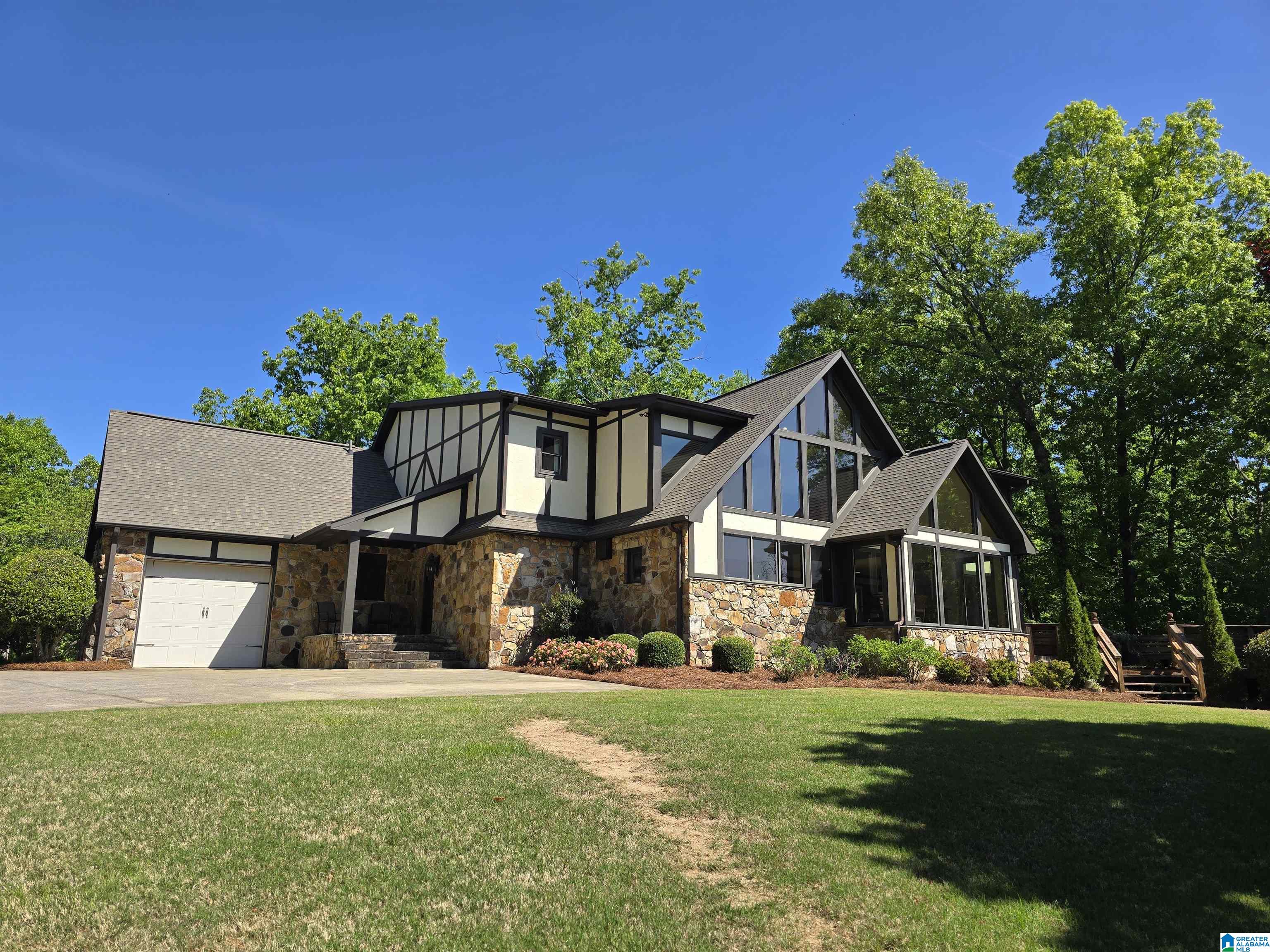 726 DOGWOOD TRAIL