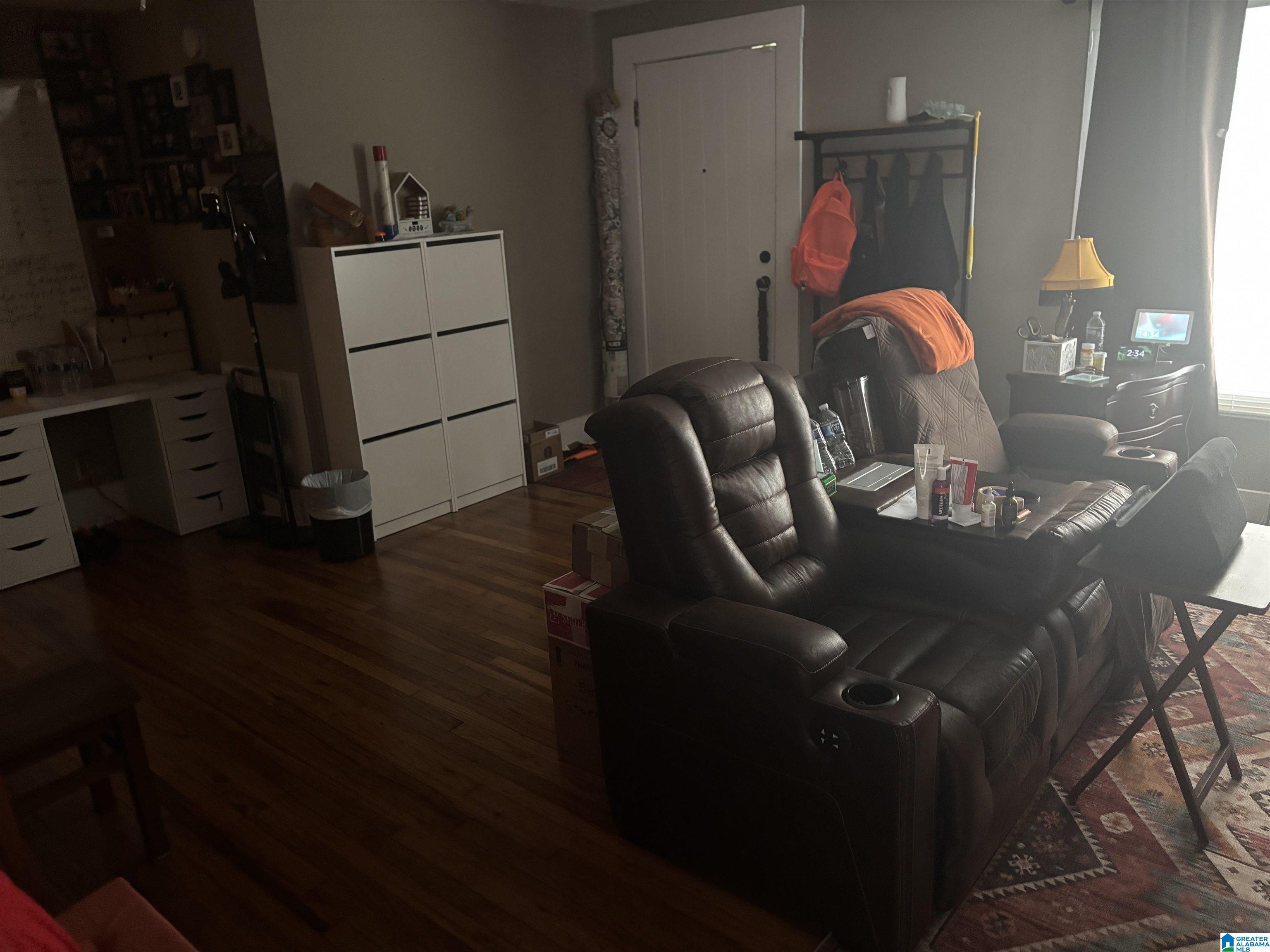 5 W WALNUT STREET