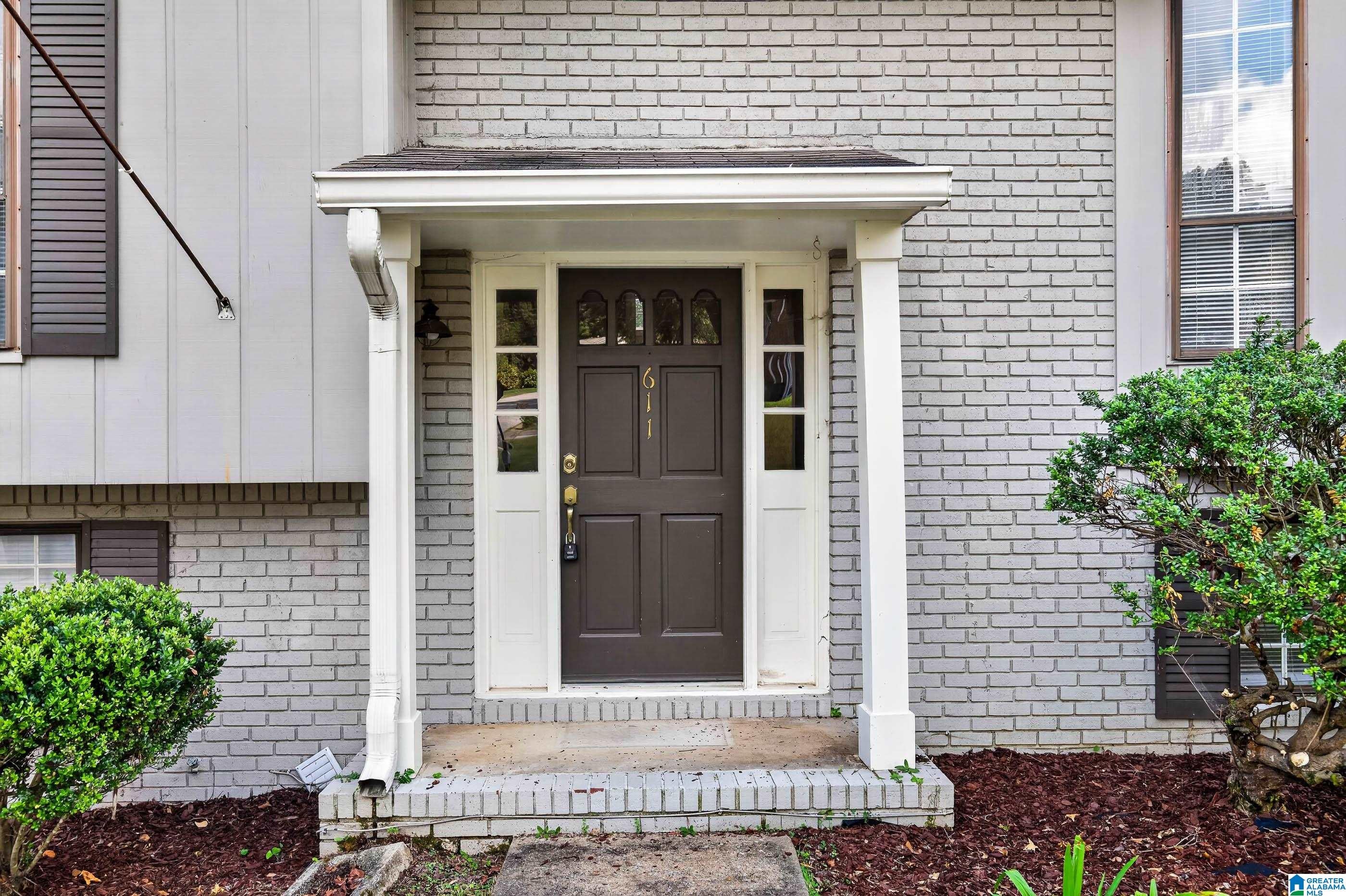 611 ASHWOOD LANE