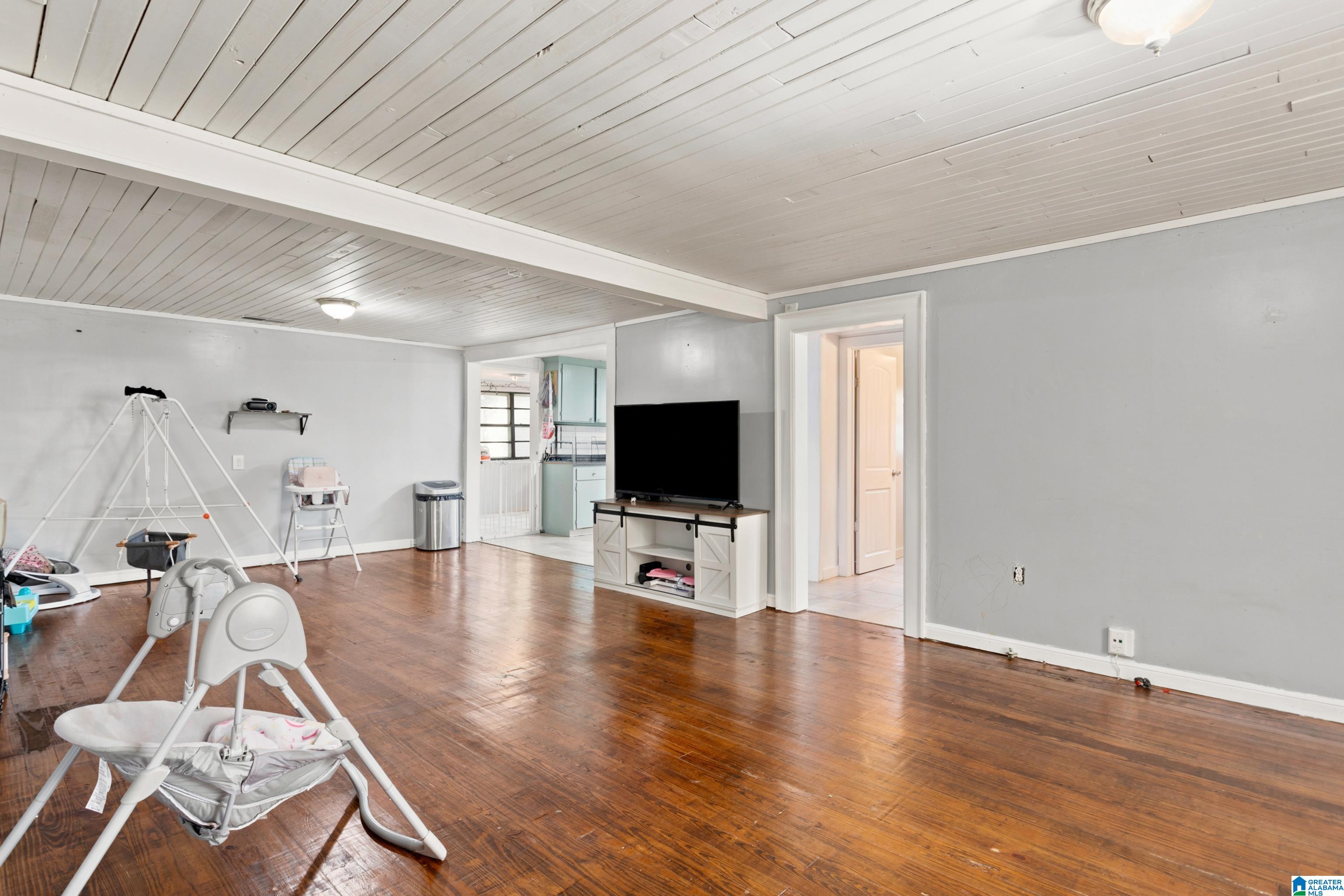 10231 N MAIN STREET