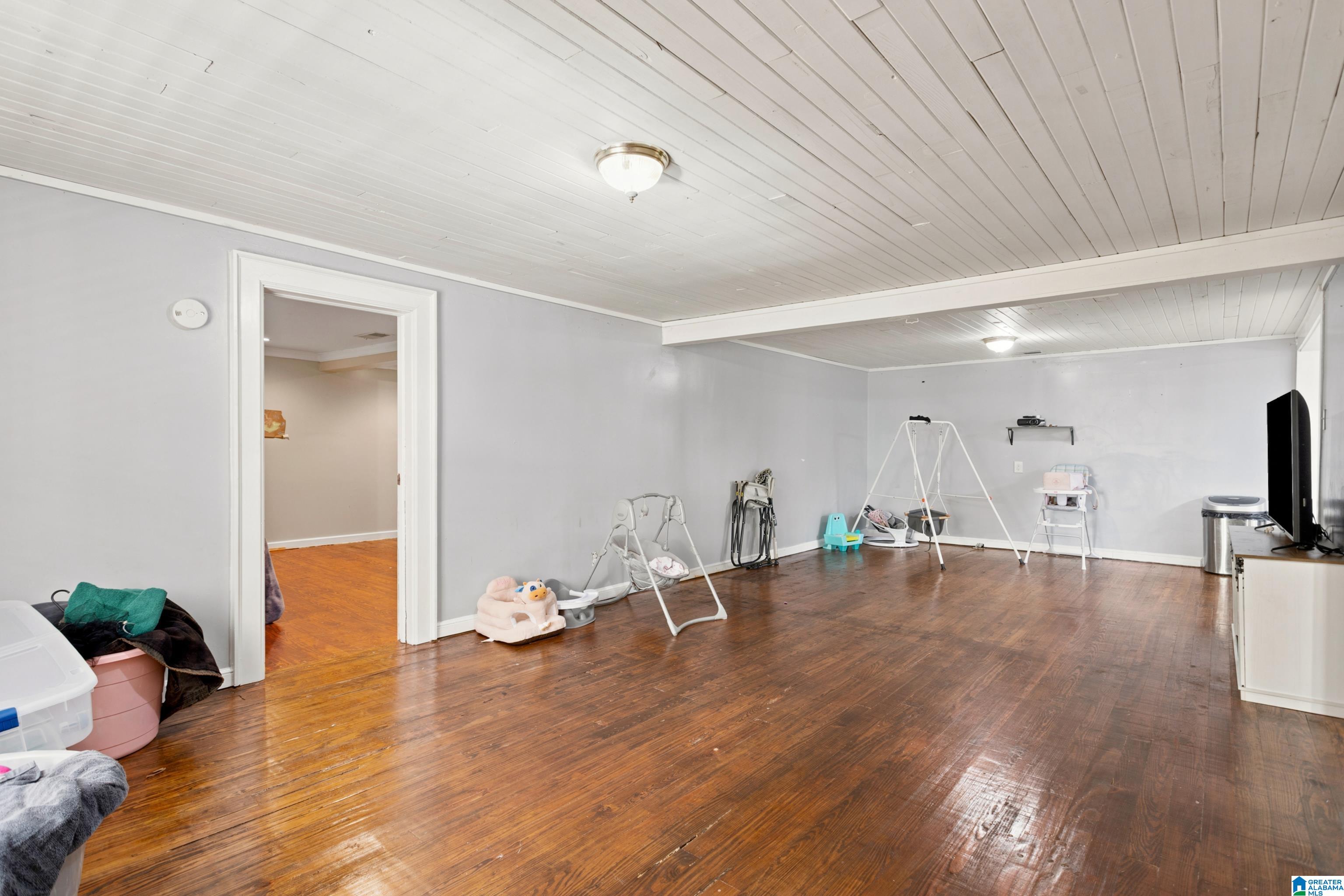 10231 N MAIN STREET