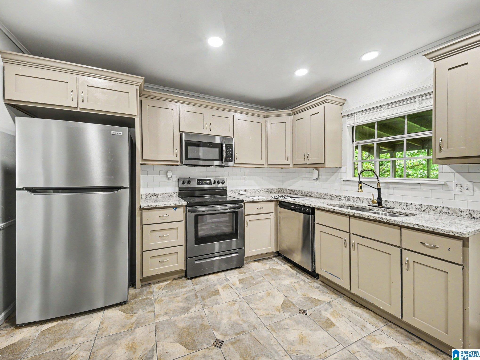 1209 WESTRIDGE LANE