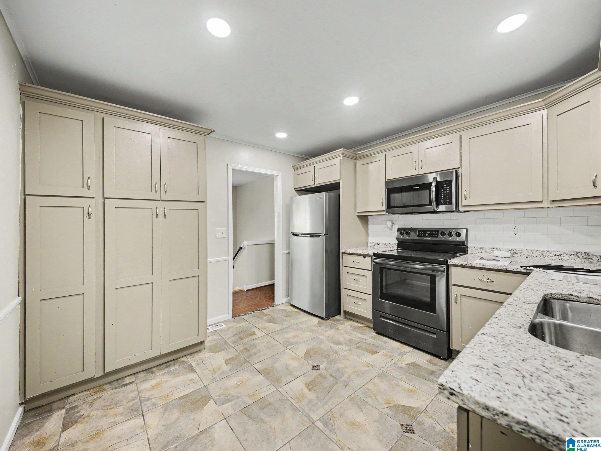 1209 WESTRIDGE LANE