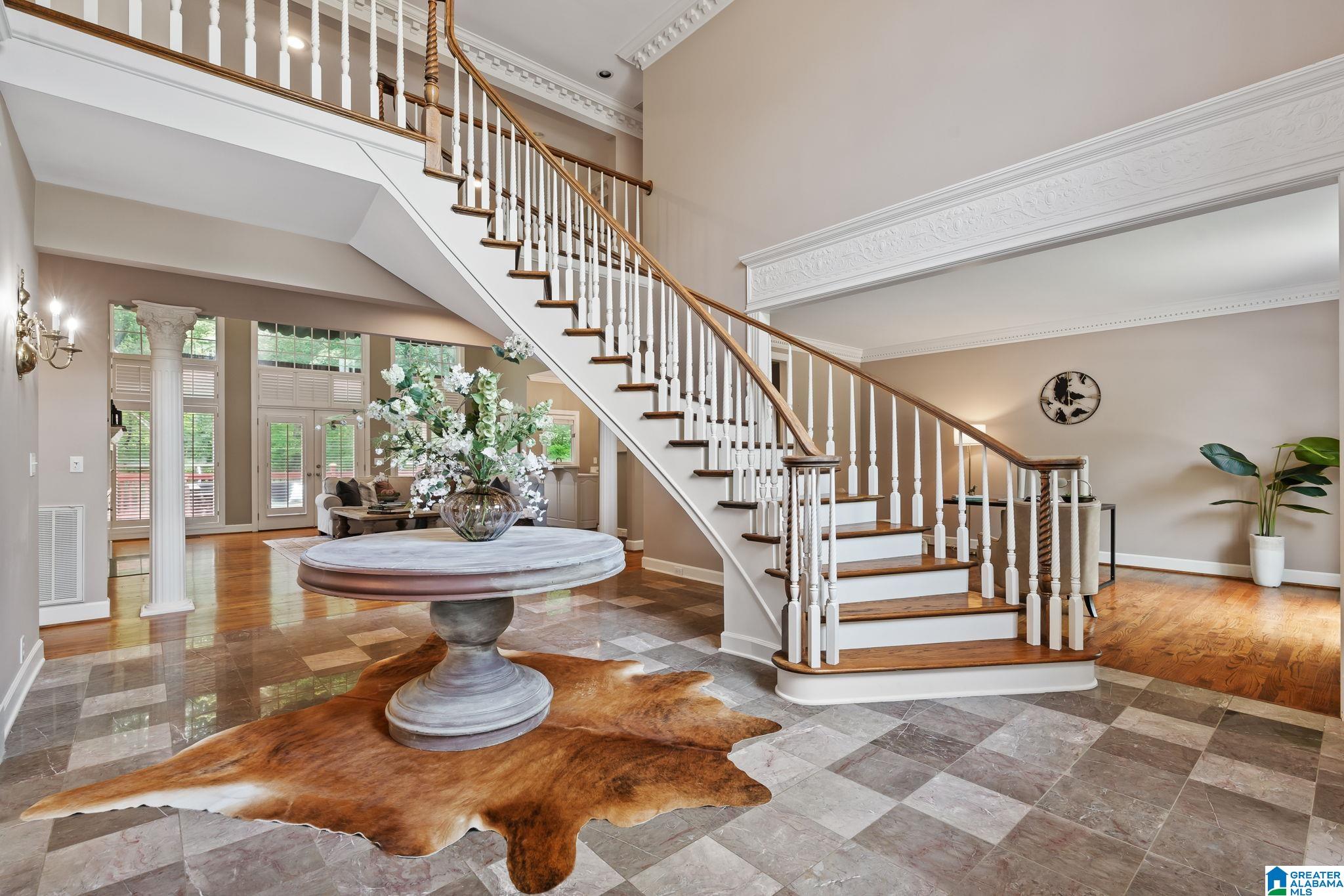 2100 SOUTHWINDS CIRCLE