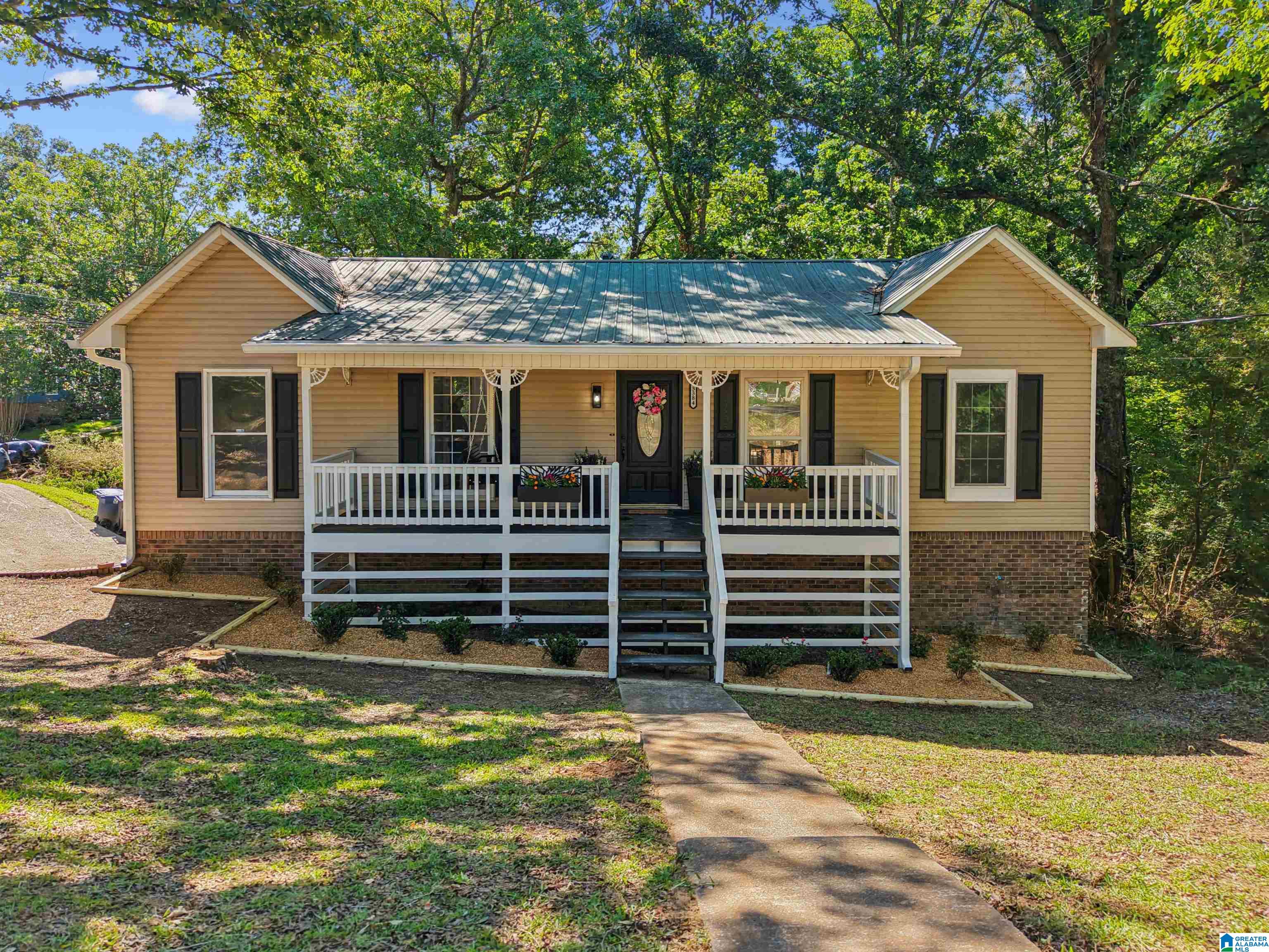 Photo 1 of 35 — 3384 CEDARBROOK CIRCLE, TRUSSVILLE, AL 35173