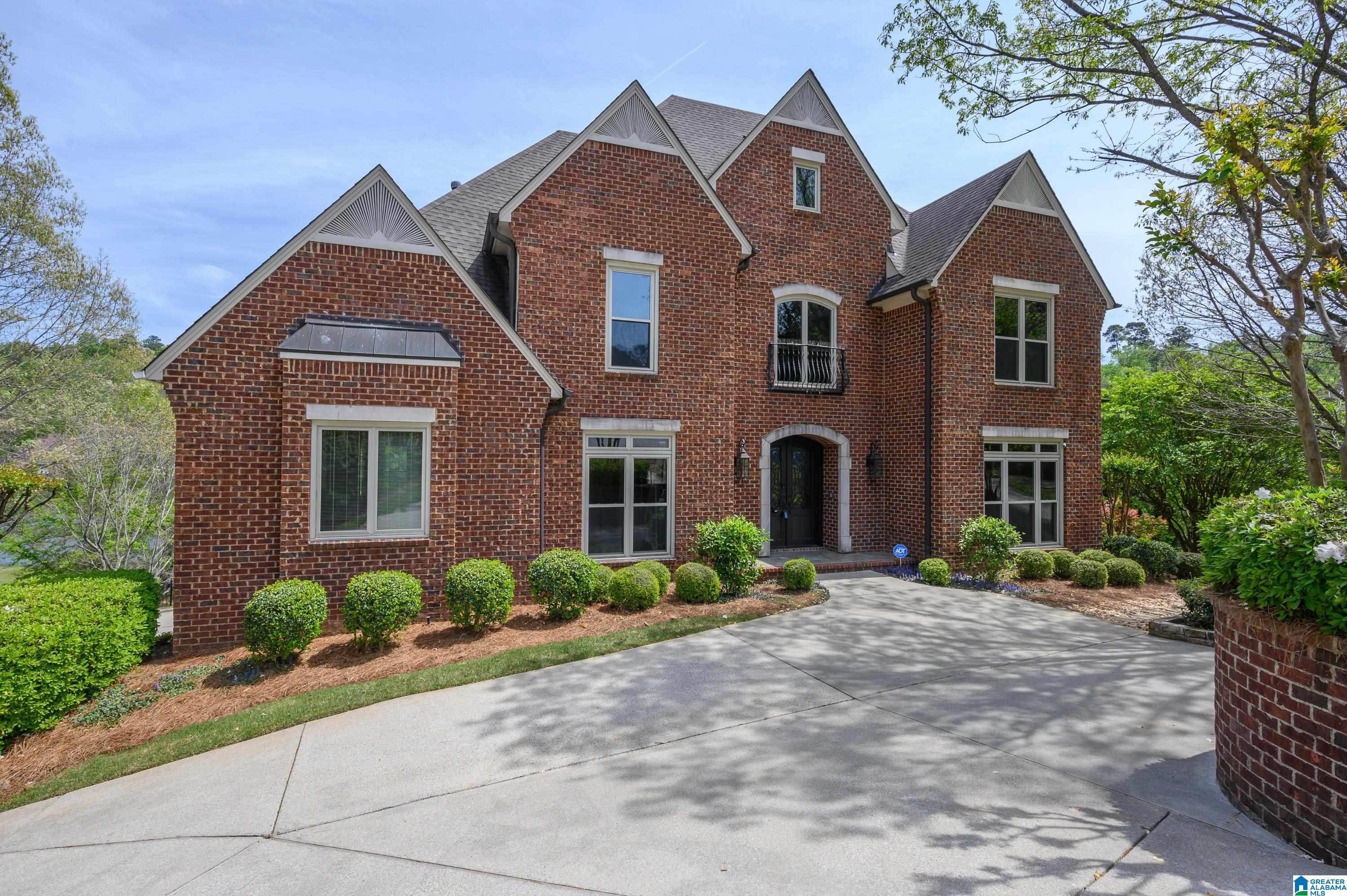 1279 LAKE TRACE COVE